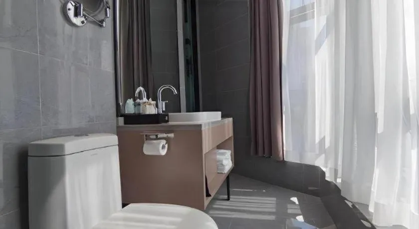 GreenTree Eastern Chongqing Yangjiaping Pedestrian Street Mixc Hotel