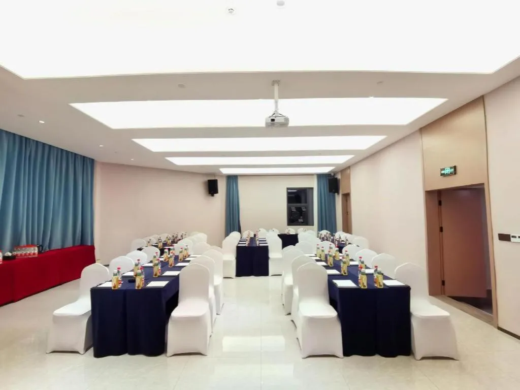 GreenTree Eastern Chongqing Yangjiaping Pedestrian Street Mixc Hotel