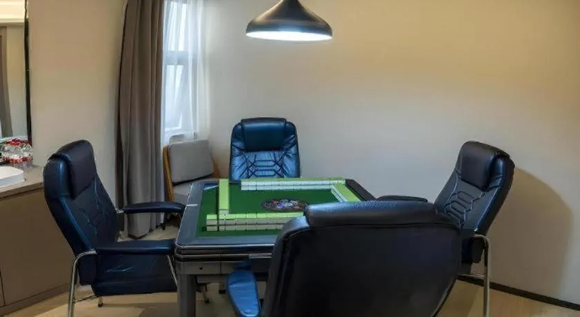 GreenTree Eastern Chongqing Yangjiaping Pedestrian Street Mixc Hotel