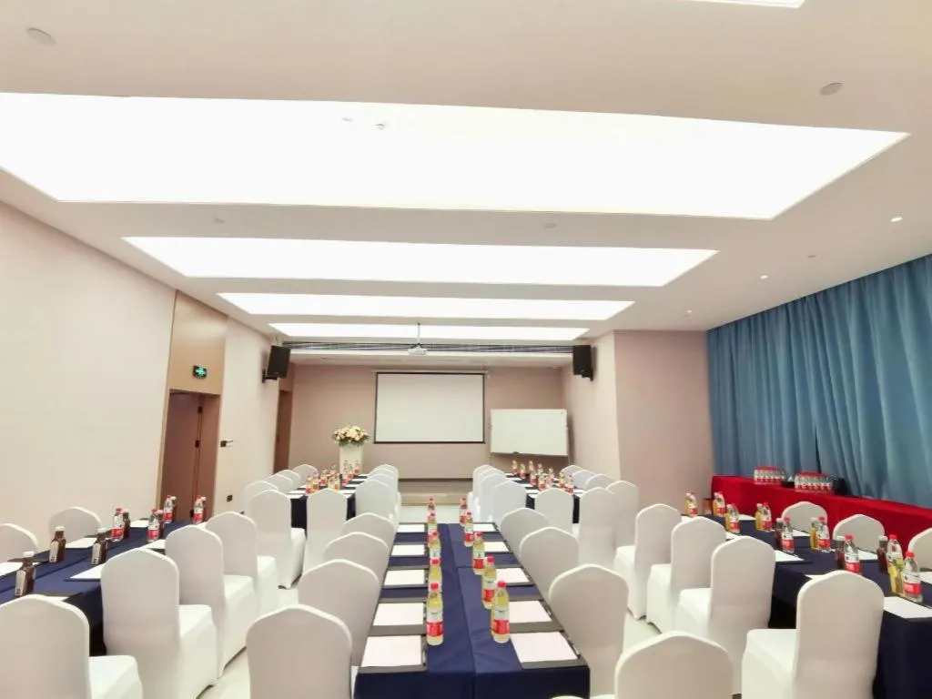 GreenTree Eastern Chongqing Yangjiaping Pedestrian Street Mixc Hotel