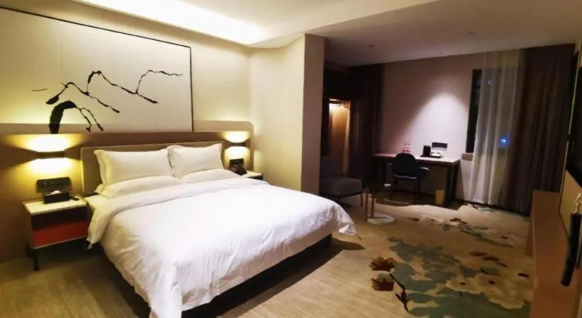 Bed in GreenTree Eastern Chongqing Yangjiaping Pedestrian Street Mixc Hotel