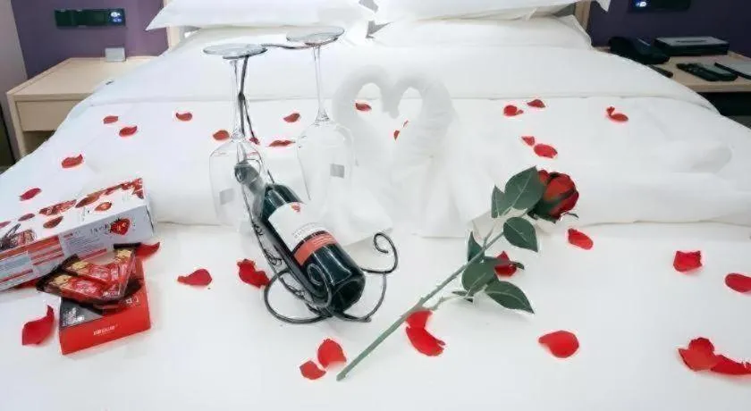 Bed in GreenTree Eastern Hotel Kashgar Oid City Xiangfei Park