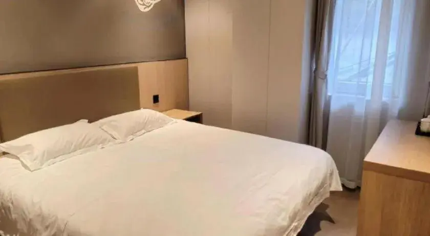 Bed in Shell Hotel Beijing Shunyi District Shunyi Metro Station Bed in Shell Hotel Beijing Shunyi District Shunyi Metro Station