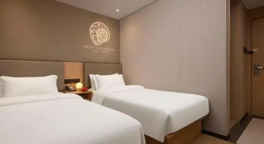 Bed in Shell Hotel Beijing Shunyi District Shunyi Metro Station Bed in Shell Hotel Beijing Shunyi District Shunyi Metro Station