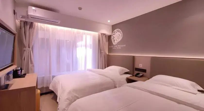 Bed in Shell Hotel Beijing Shunyi District Shunyi Metro Station Bed in Shell Hotel Beijing Shunyi District Shunyi Metro Station