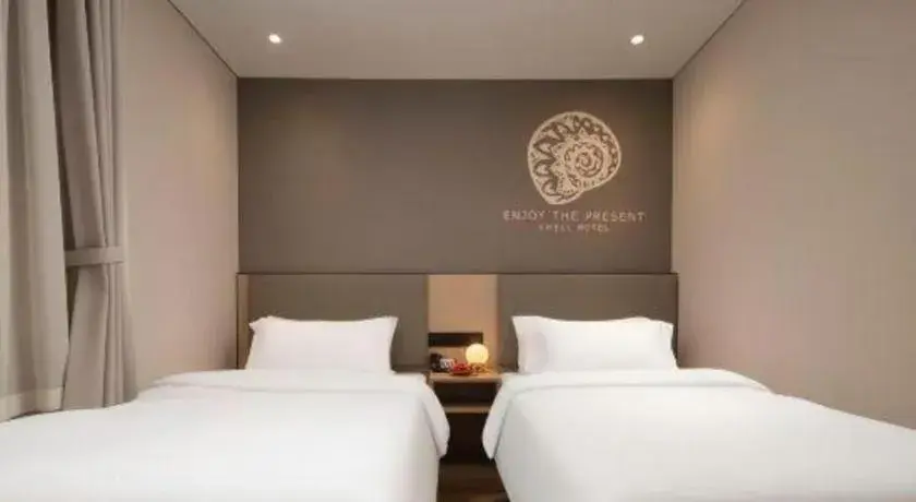 Bed in Shell Hotel Beijing Shunyi District Shunyi Metro Station Bed in Shell Hotel Beijing Shunyi District Shunyi Metro Station