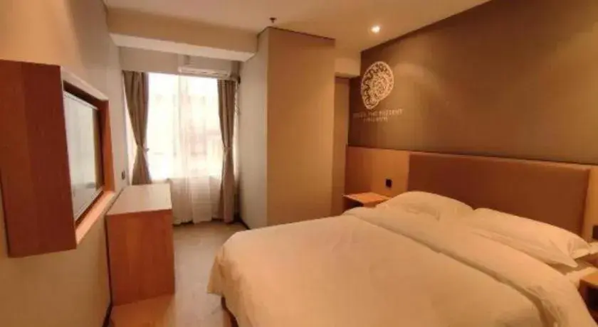 Bed in Shell Hotel Beijing Shunyi District Shunyi Metro Station Bed in Shell Hotel Beijing Shunyi District Shunyi Metro Station