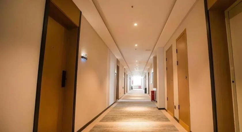 Green Tree Inn Luoyang Fenghuang Mansion Mudan Square Metro Station