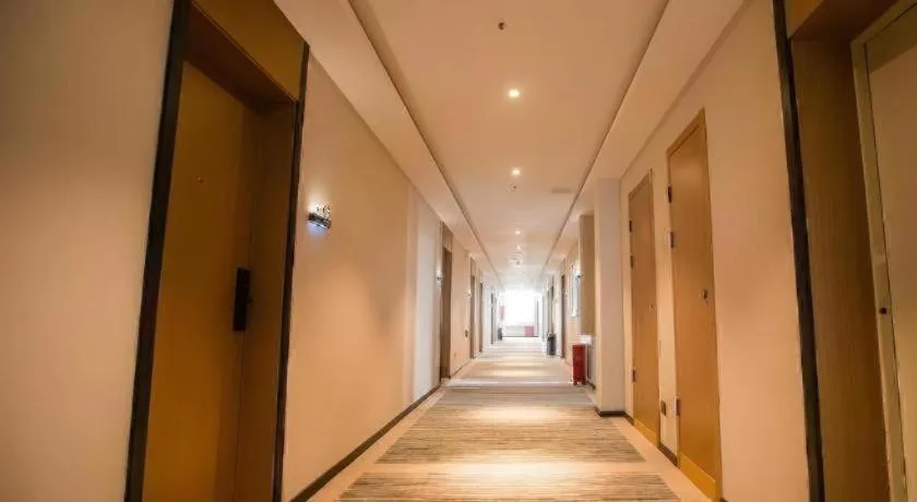 Green Tree Inn Luoyang Fenghuang Mansion Mudan Square Metro Station