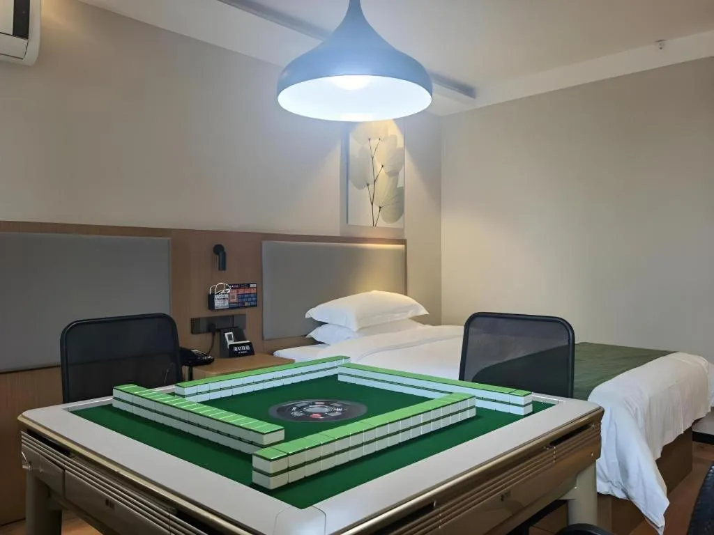 Green Tree Inn Luoyang Fenghuang Mansion Mudan Square Metro Station