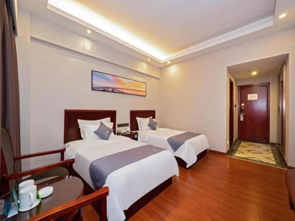 Bed in Green Tree Inn Zhuhai International Airport Huafa Shangdu