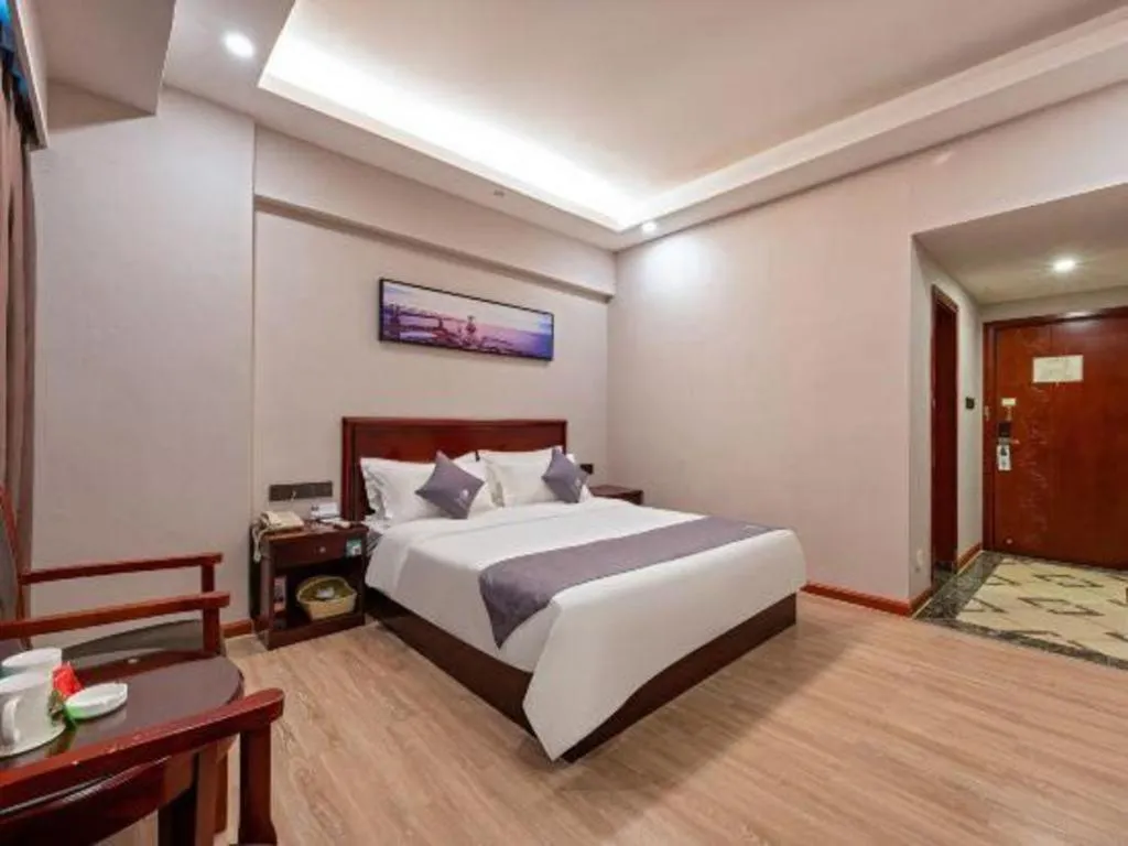 Bed in Green Tree Inn Zhuhai International Airport Huafa Shangdu