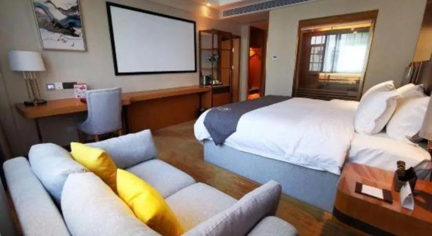 Bed in Green Tree Inn Zhuhai International Airport Huafa Shangdu