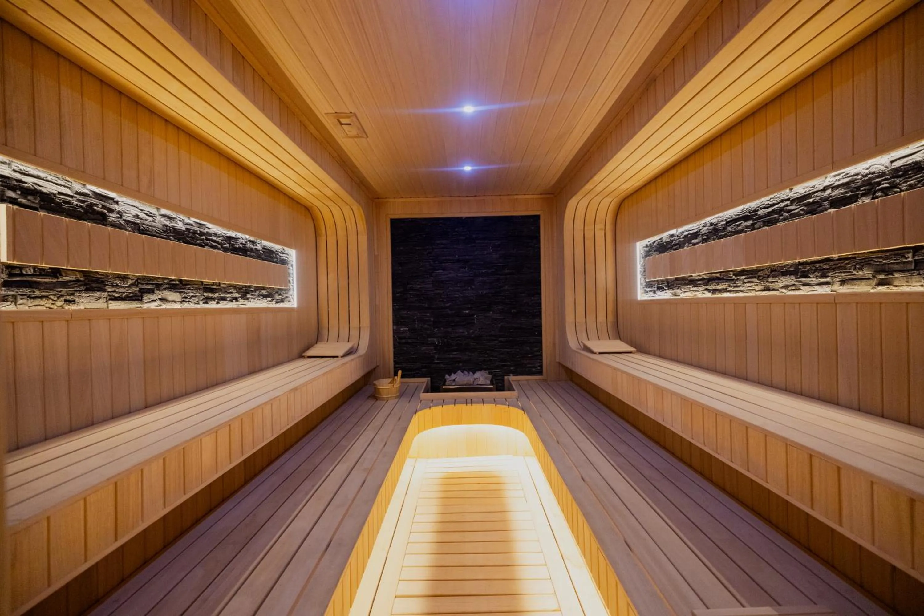 Sauna in Granada Luxury Red Adult Only