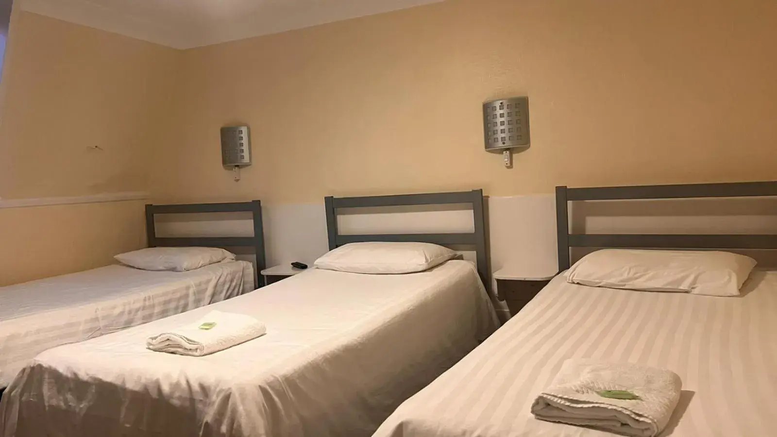 Bedroom, Bed in Gresham Hotel Bloomsbury Bedroom, Bed in Gresham Hotel Bloomsbury