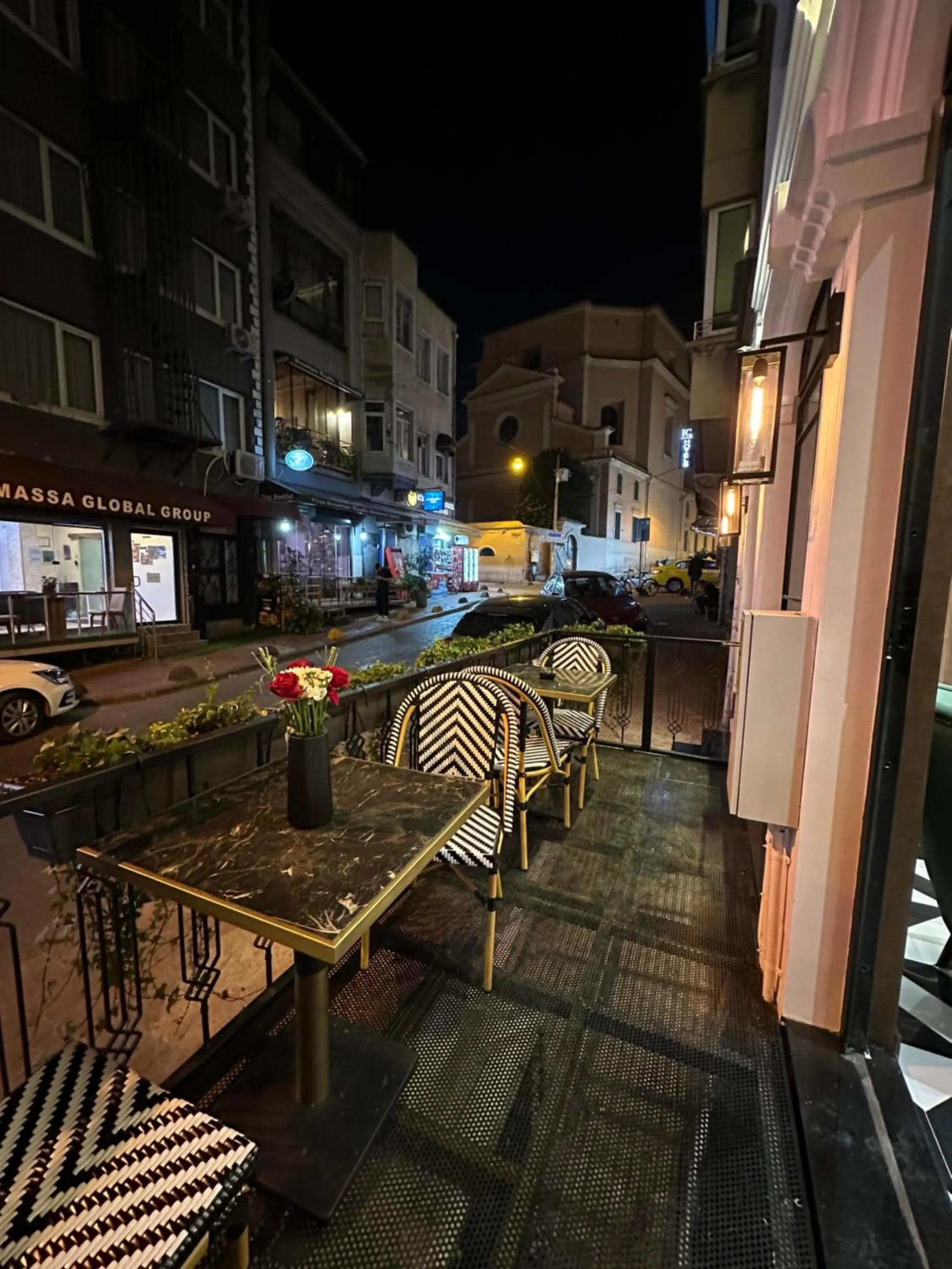 Patio in Marlon Hotel