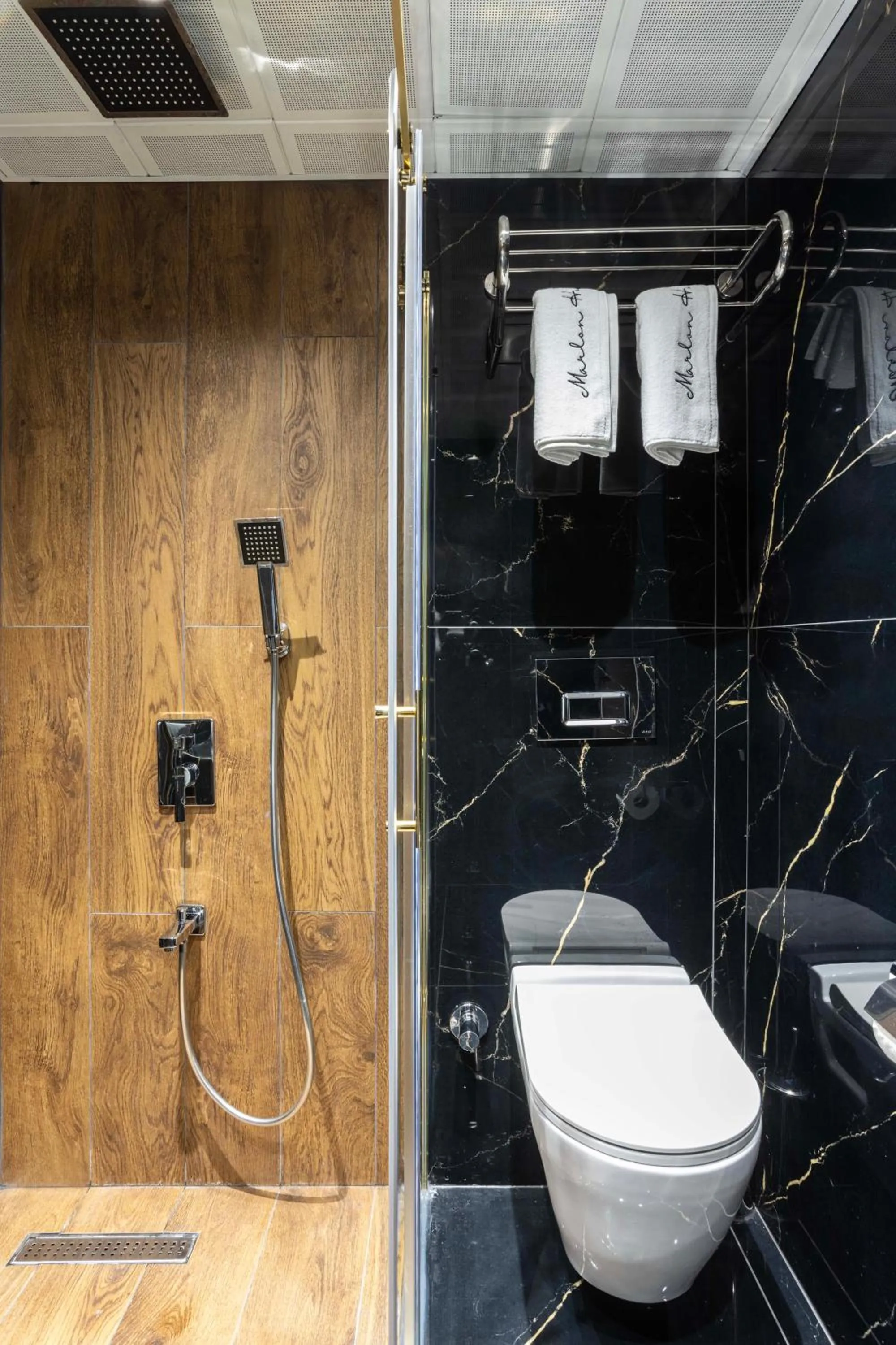 Bathroom in Marlon Hotel