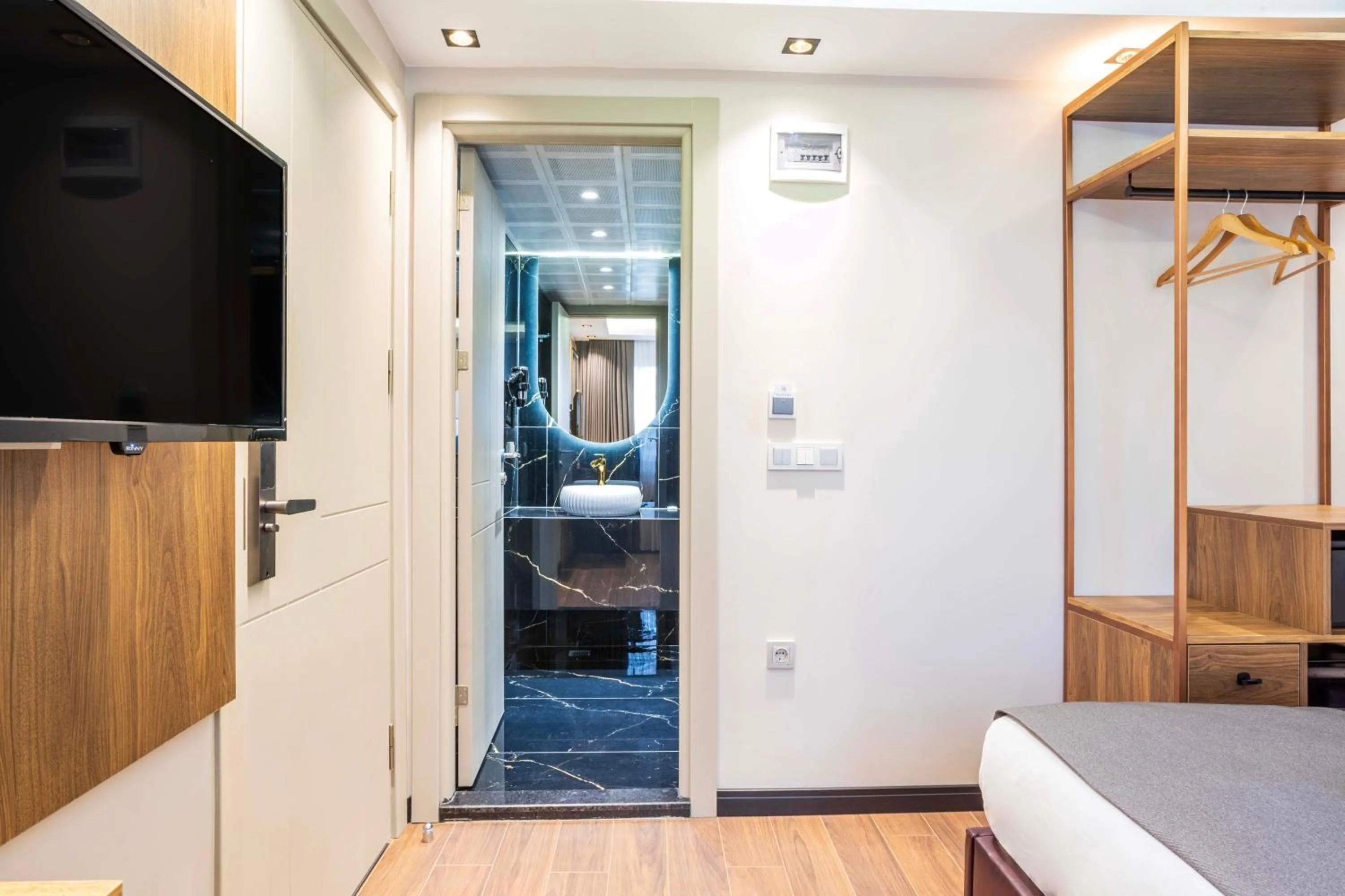 Photo of the whole room in Marlon Hotel