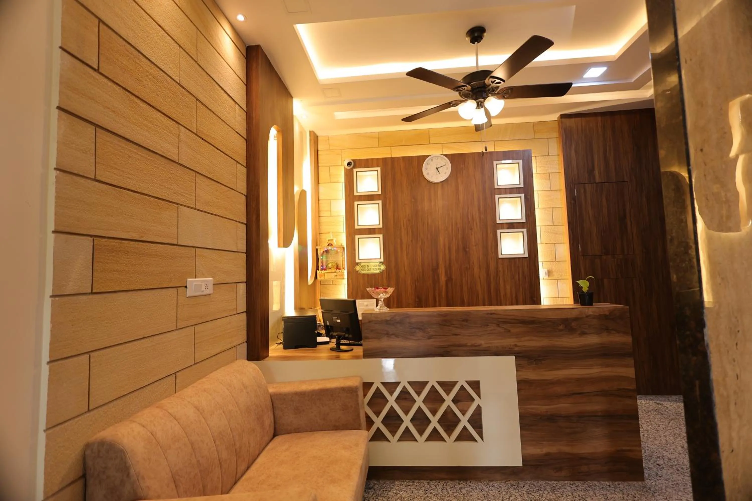 Lobby or reception in Manas Resort by Rudrakshi