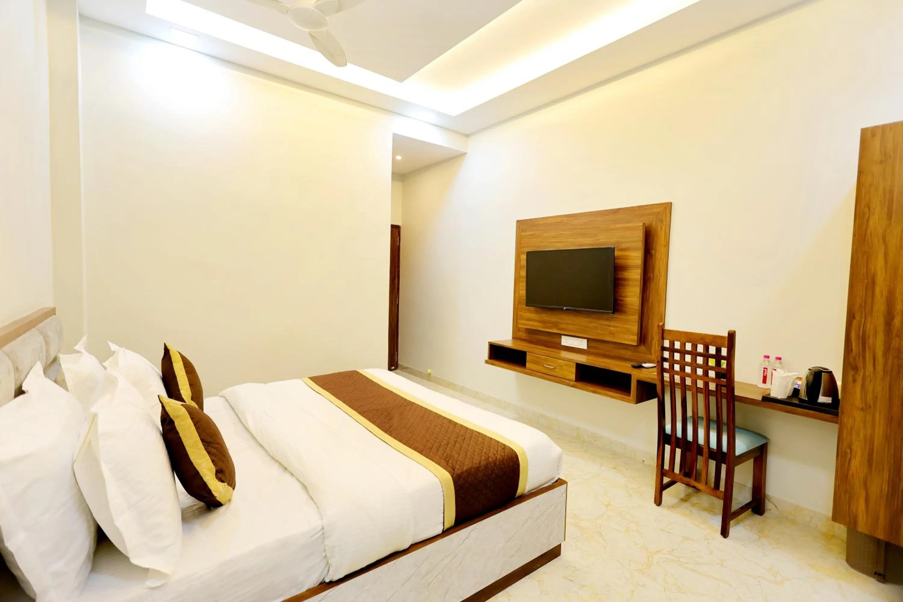 Bed in Manas Resort by Rudrakshi