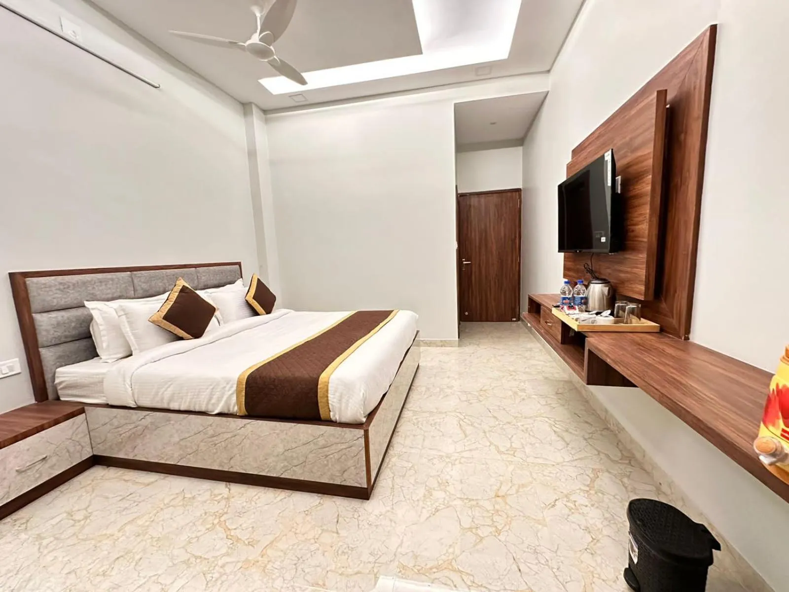 Bed in Manas Resort by Rudrakshi