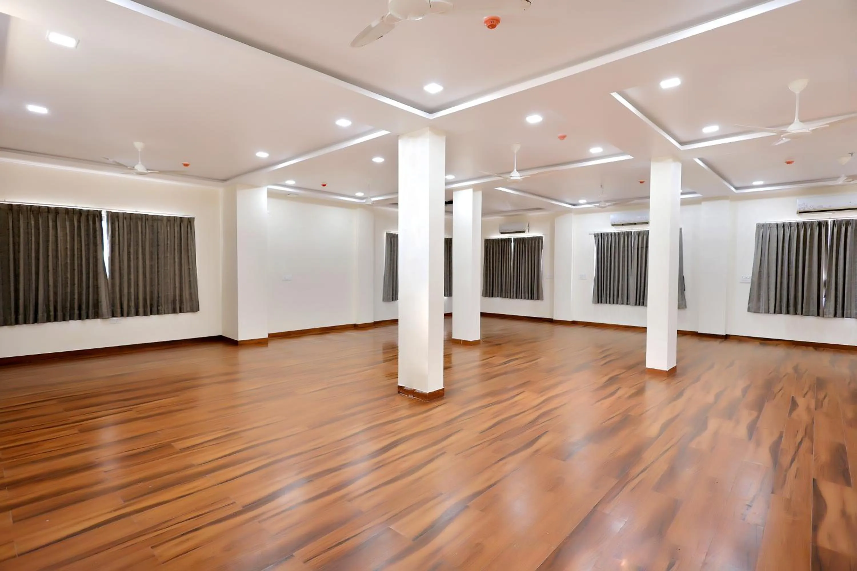 Meeting/conference room in Manas Resort by Rudrakshi