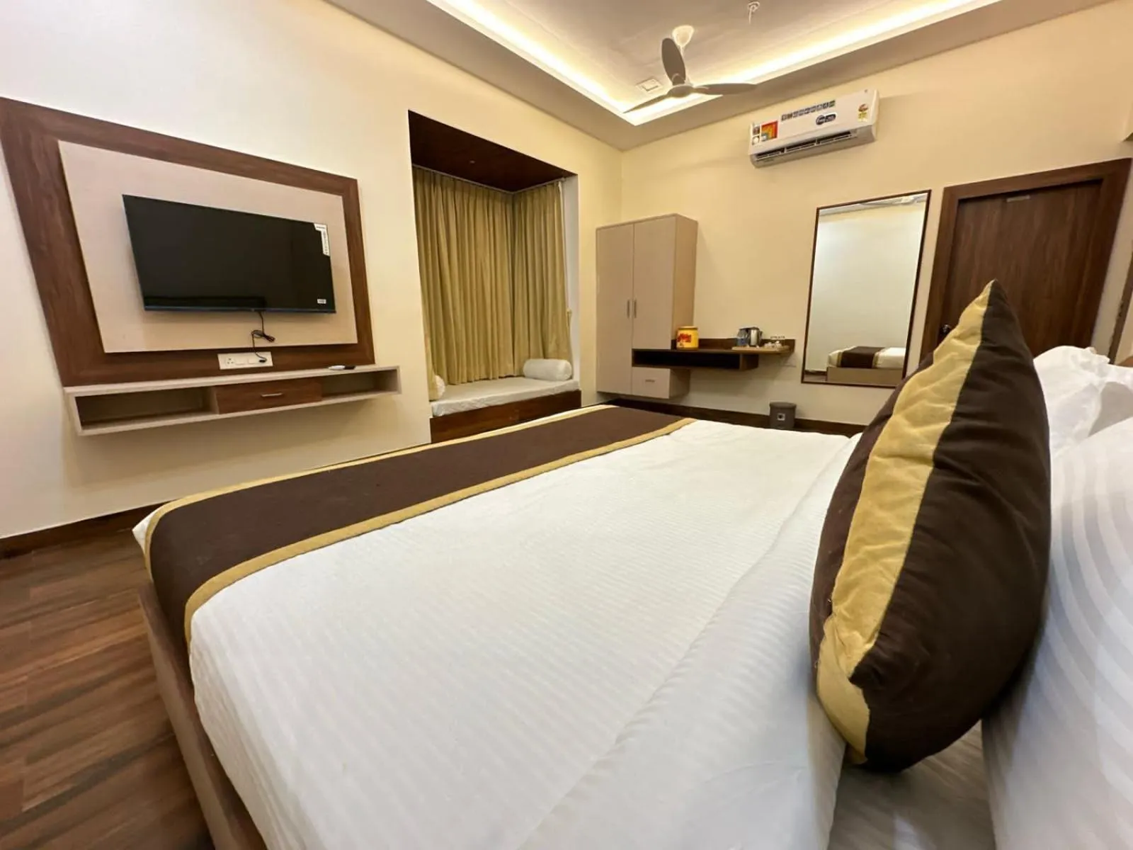 TV and multimedia, Bed in Manas Resort by Rudrakshi