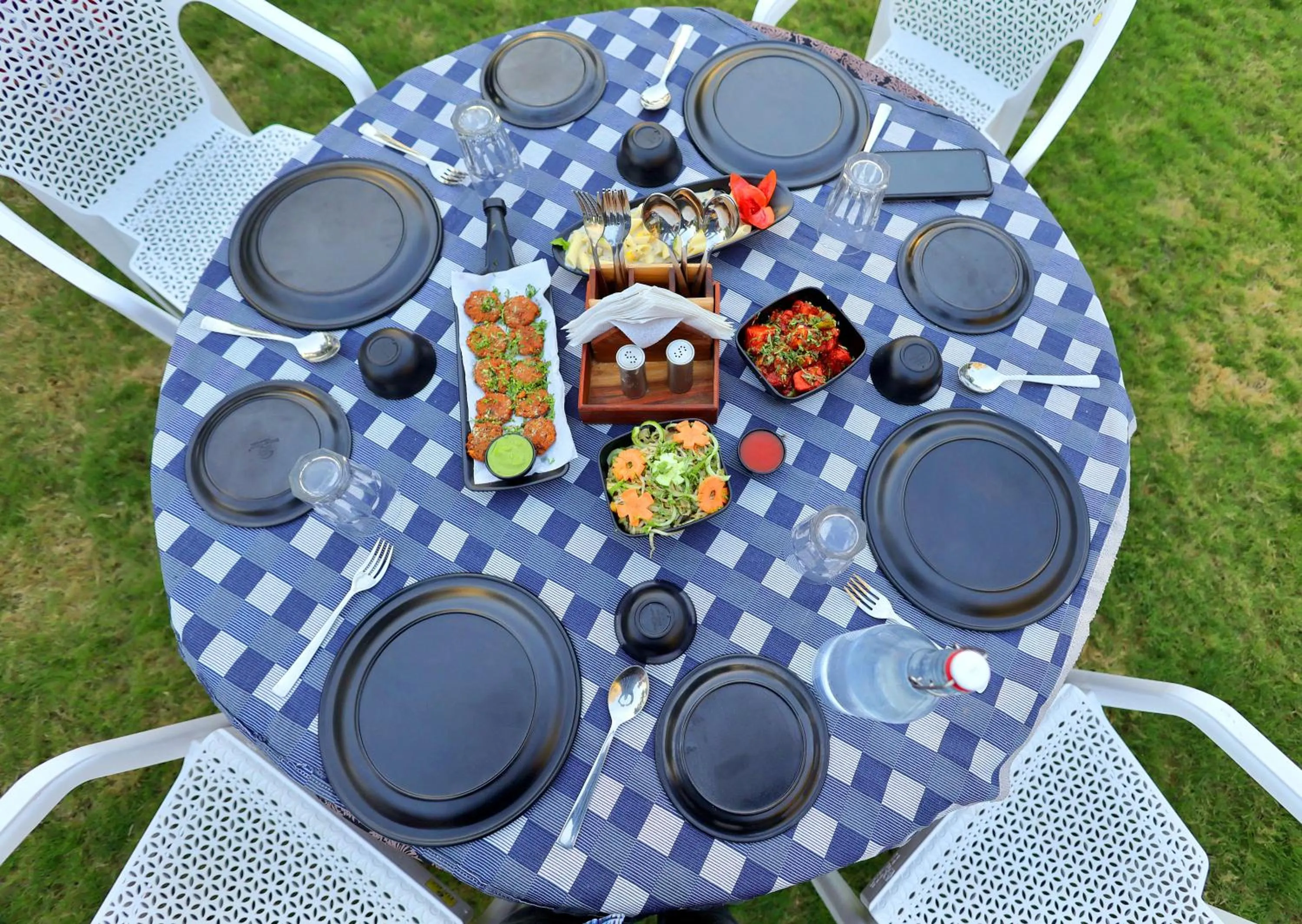 Garden in Manas Resort by Rudrakshi