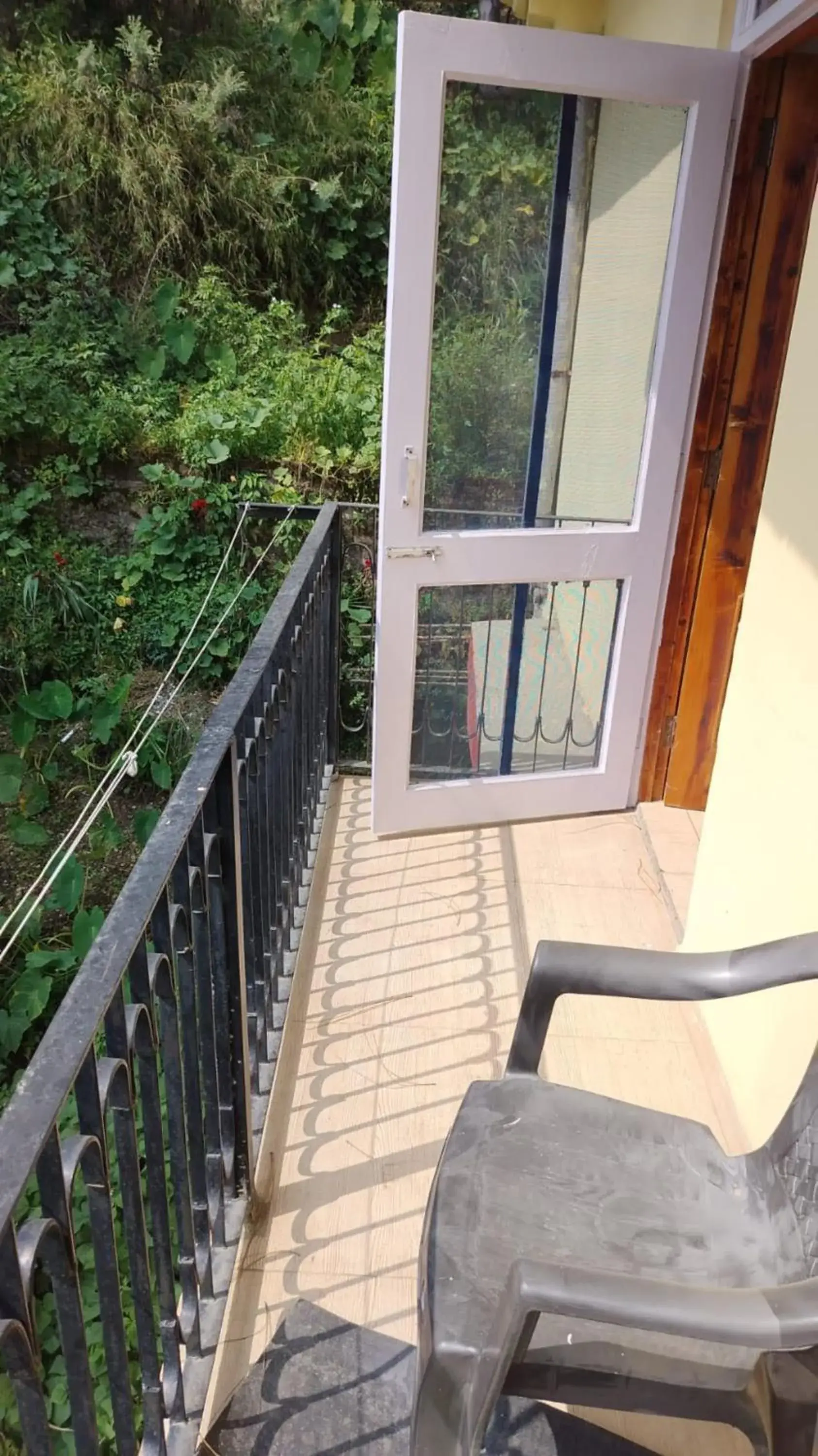 Day, Balcony/Terrace in Goroomgo Homestay Sukh Dham Shimla - Homestay Like Home Feeling Mountain View Day, Balcony/Terrace in Goroomgo Homestay Sukh Dham Shimla - Homestay Like Home Feeling Mountain View