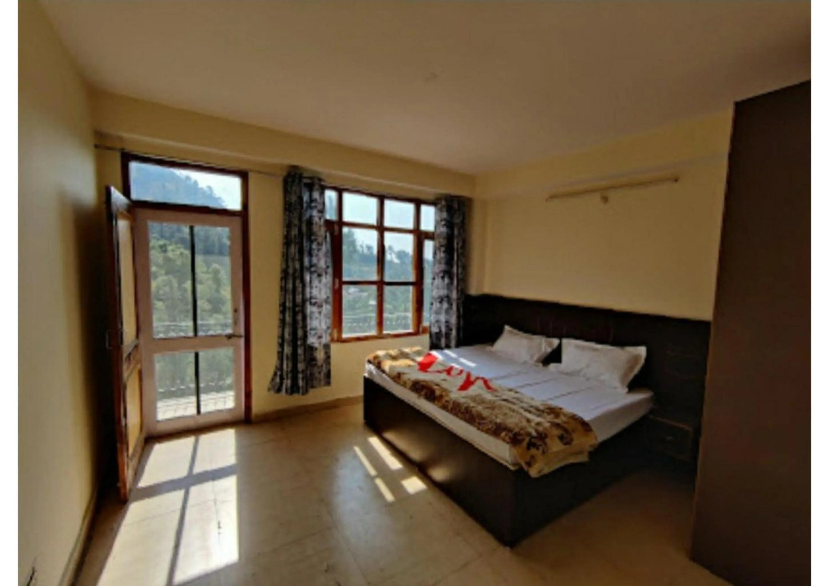 Bed in Goroomgo Homestay Sukh Dham Shimla - Homestay Like Home Feeling Mountain View
