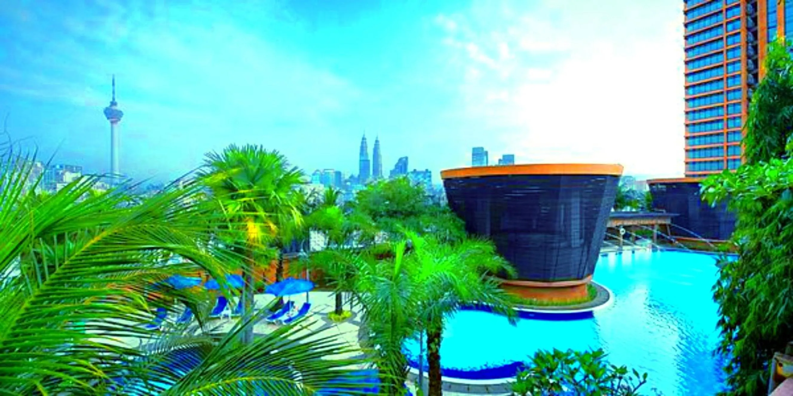 Swimming pool in EMAS Service Suite Times Square