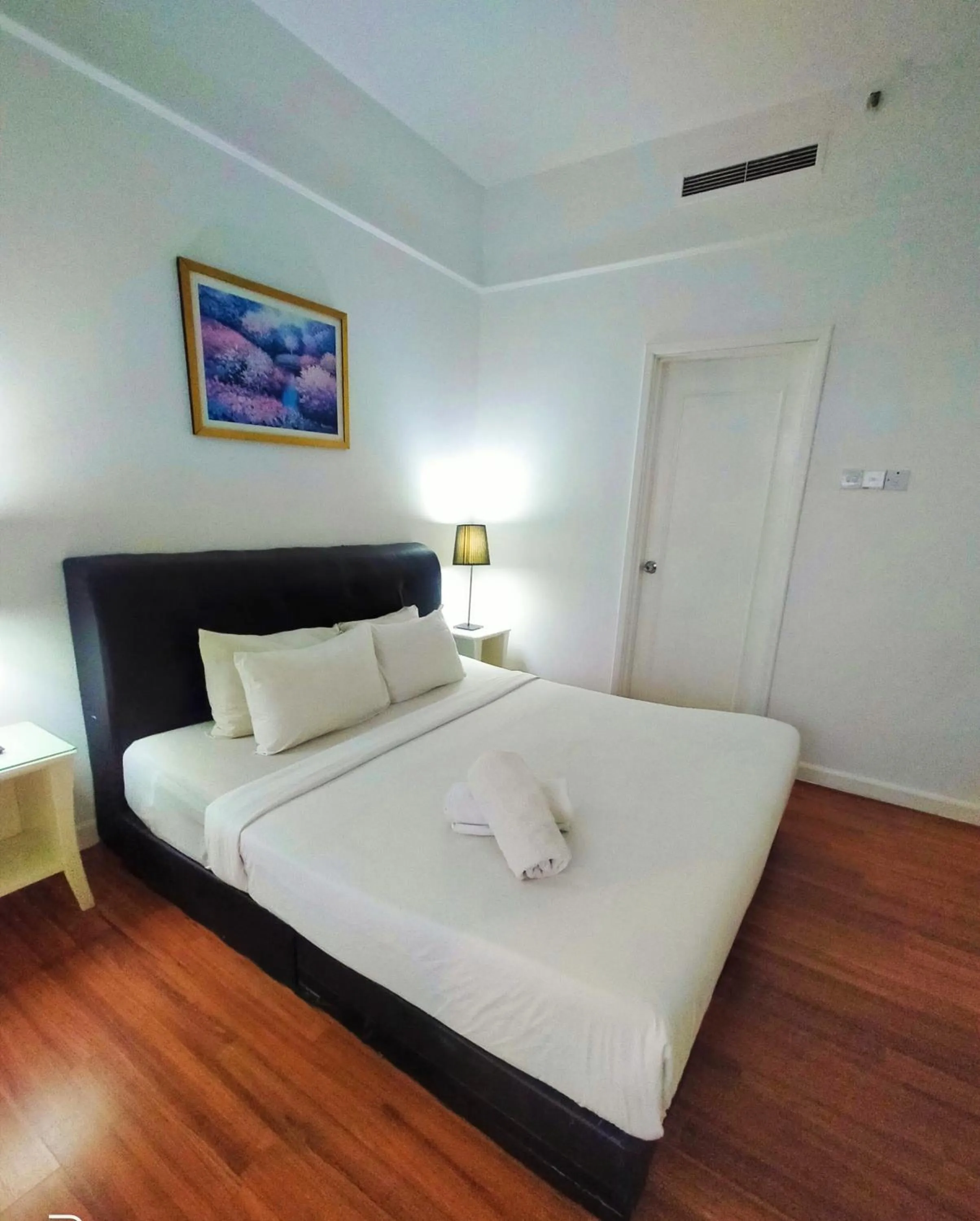 Bedroom in EMAS Service Suite Times Square