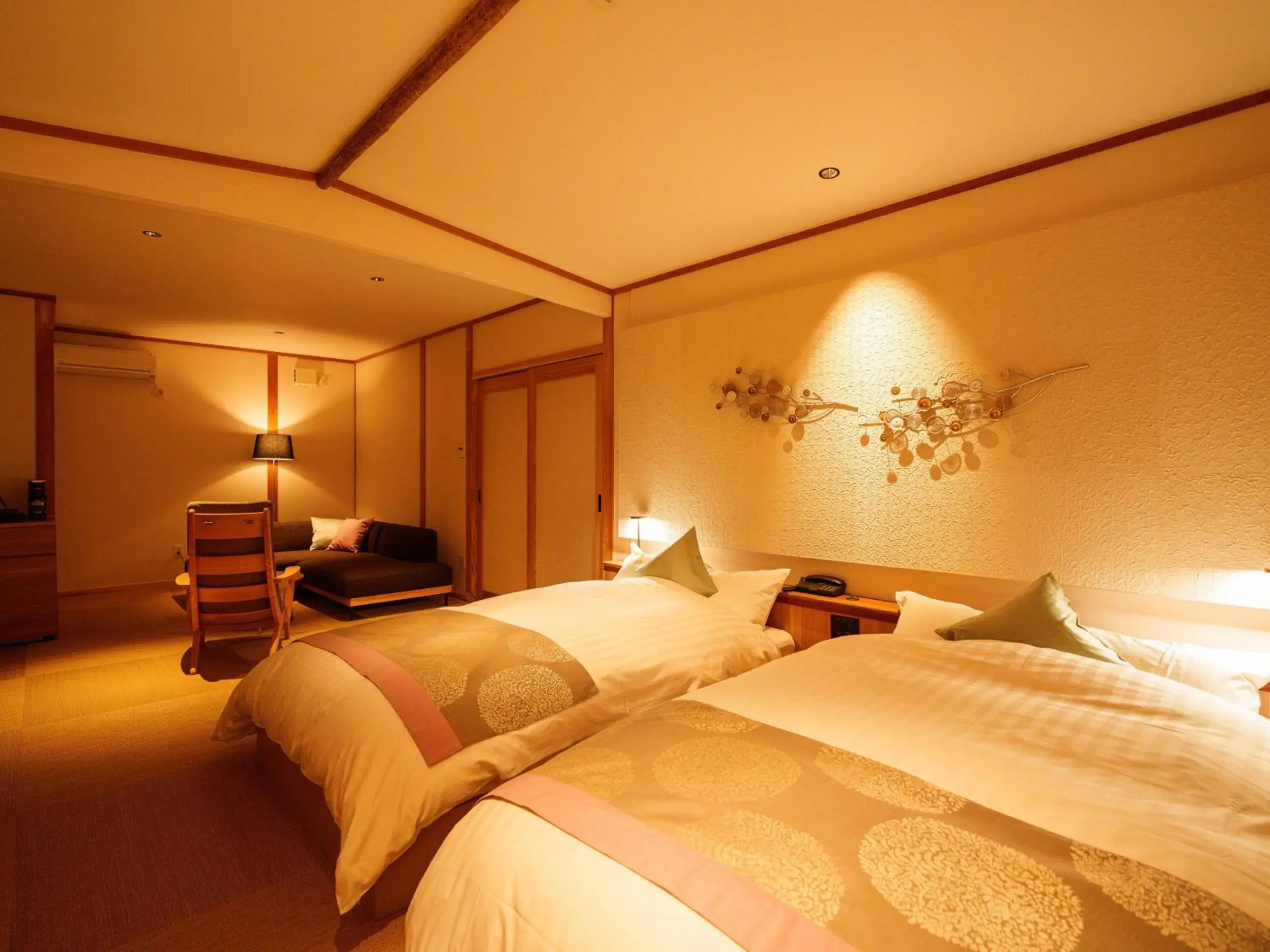 Photo of the whole room, Bed in Yufuin Rakuyu Photo of the whole room, Bed in Yufuin Rakuyu