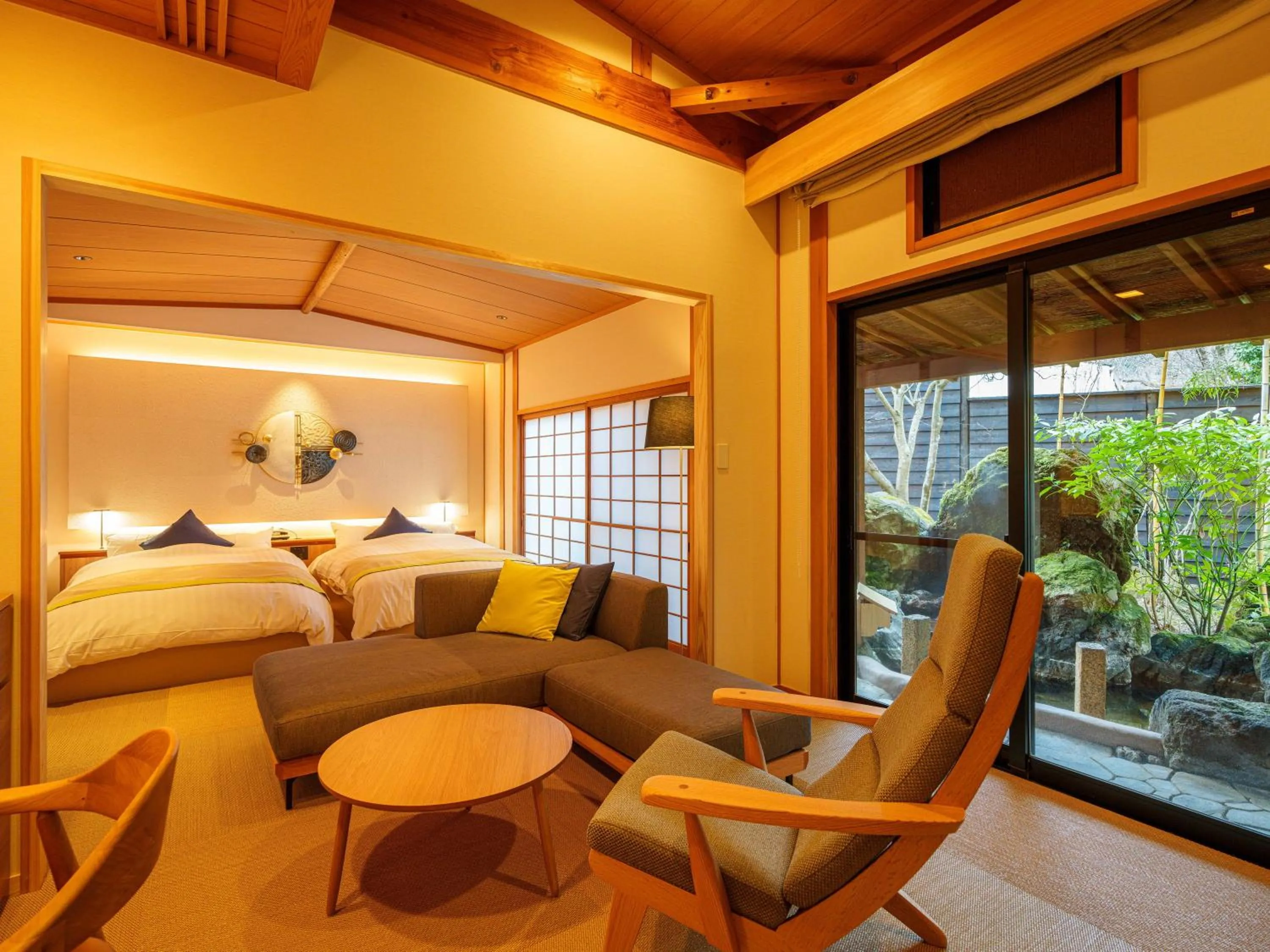 Photo of the whole room, Bed in Yufuin Rakuyu
