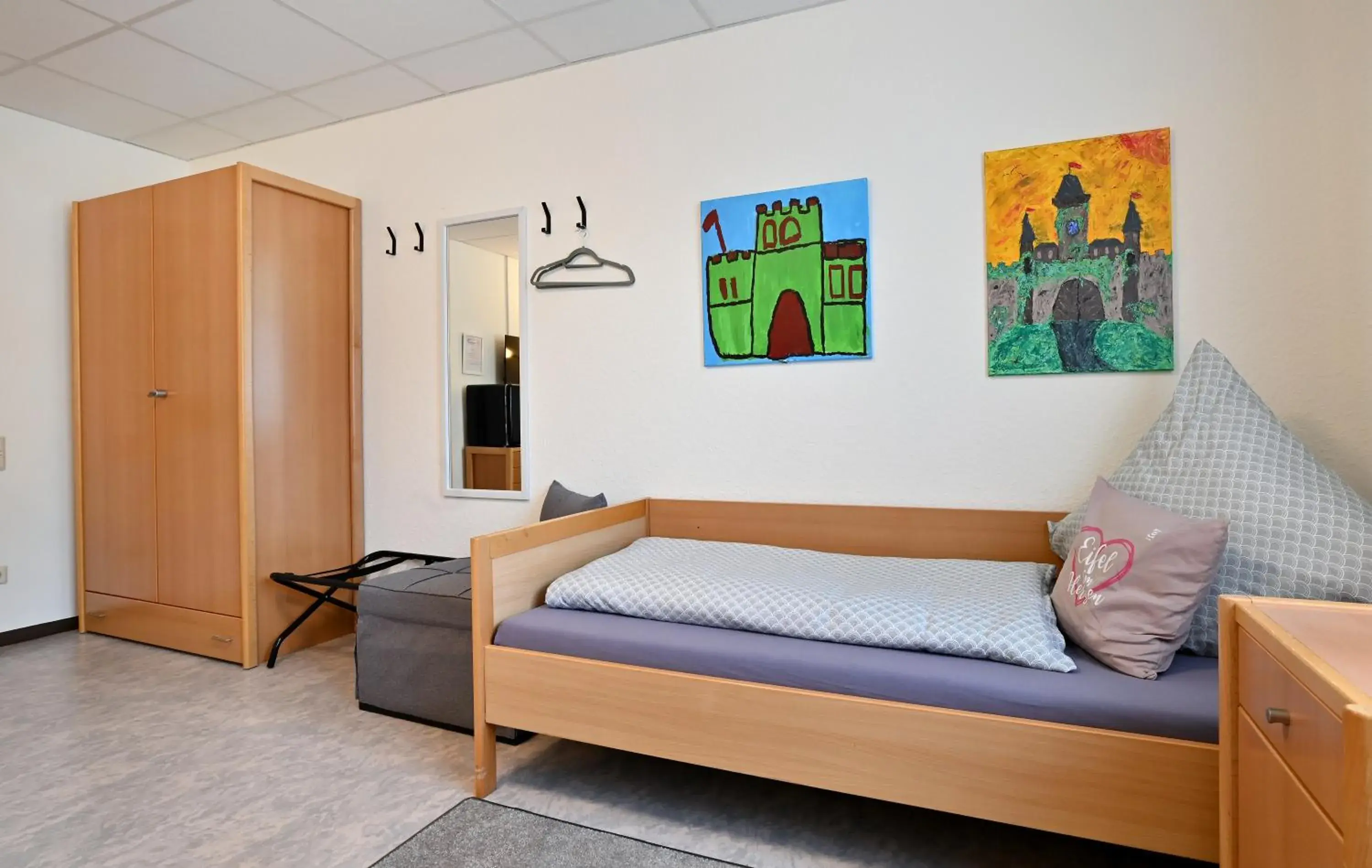 Twin Room with Private External Bathroom - single occupancy in Gästehaus St. Martin Twin Room with Private External Bathroom - single occupancy in Gästehaus St. Martin