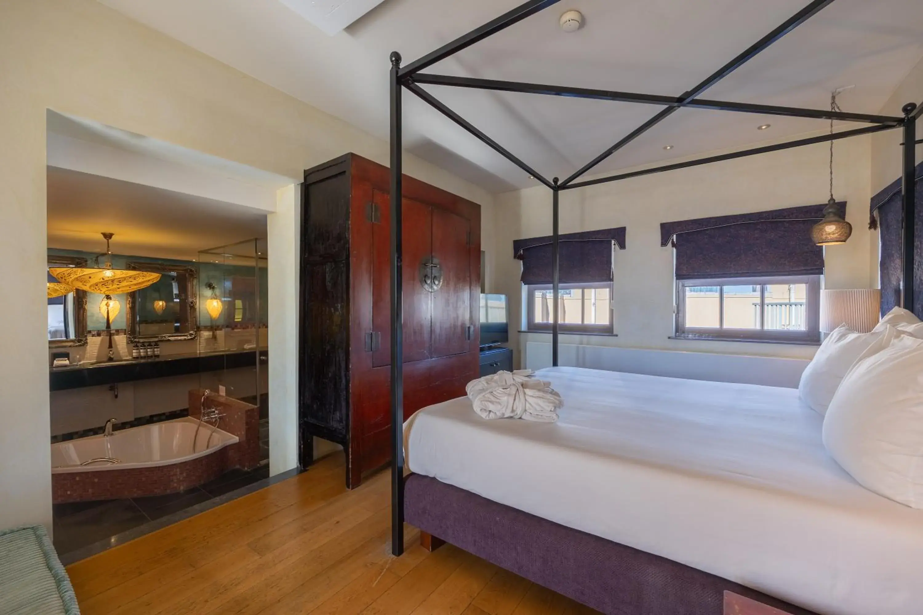 Bedroom, Bed in Grand Hotel Amrâth Amsterdam Bedroom, Bed in Grand Hotel Amrâth Amsterdam