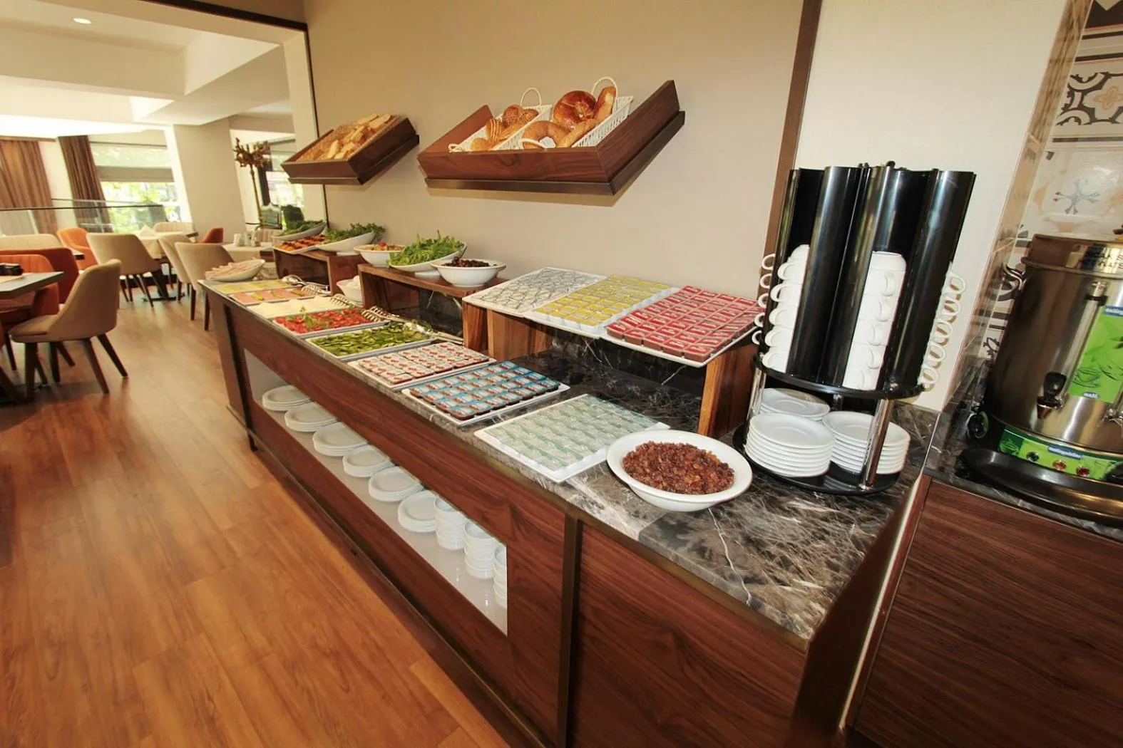 Restaurant/places to eat in Pisa Hotel