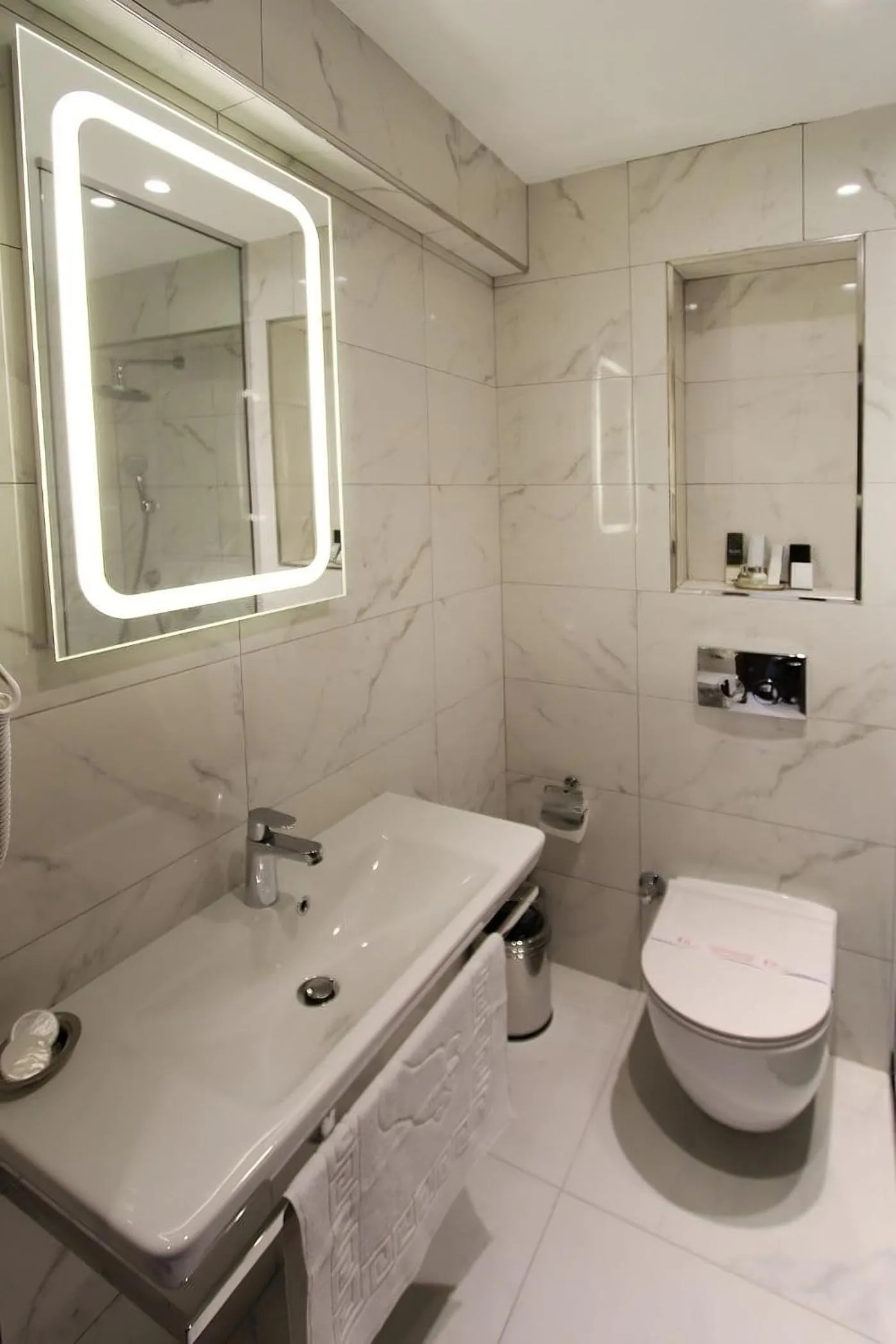 Shower in Pisa Hotel