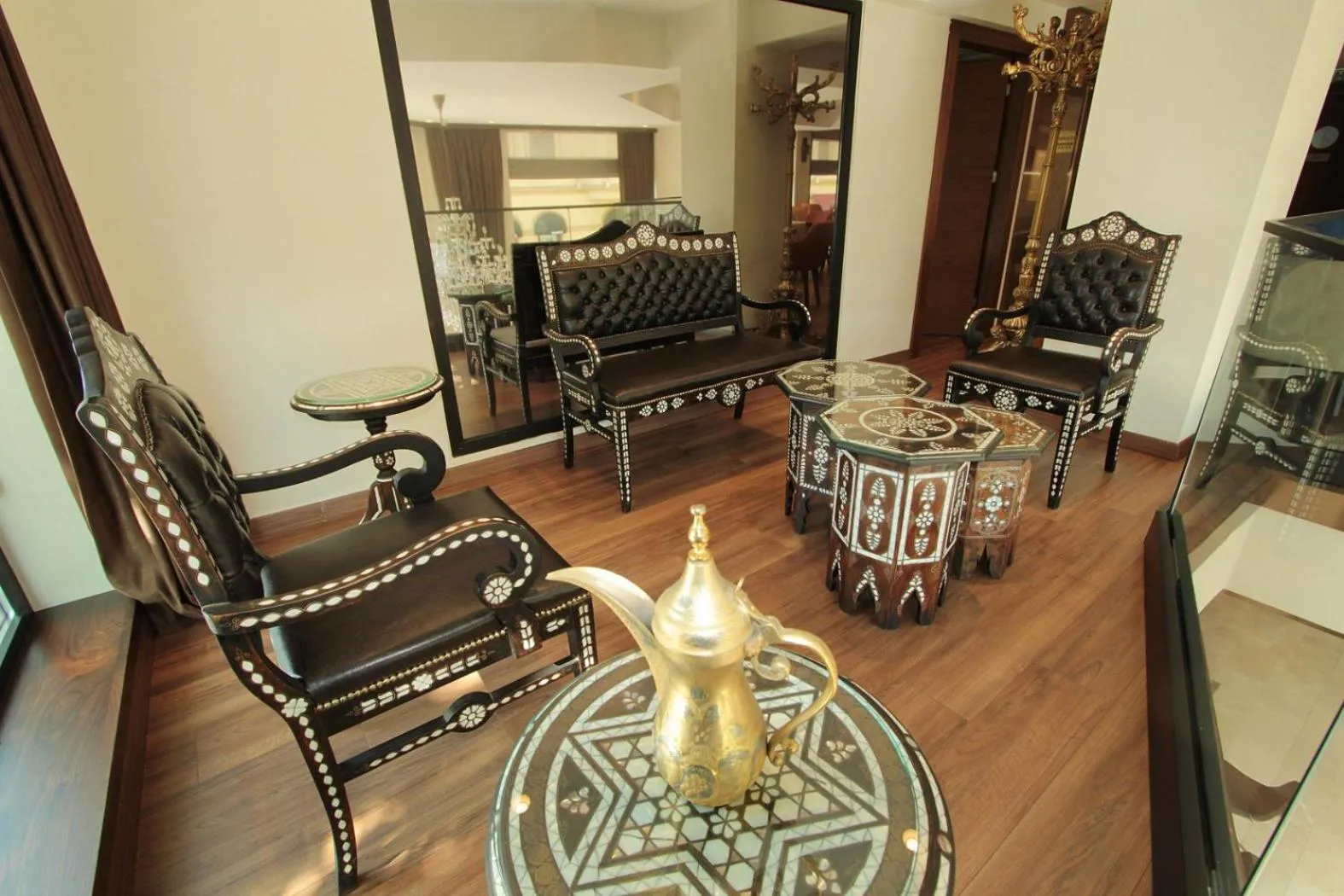 Communal lounge/ TV room in Pisa Hotel