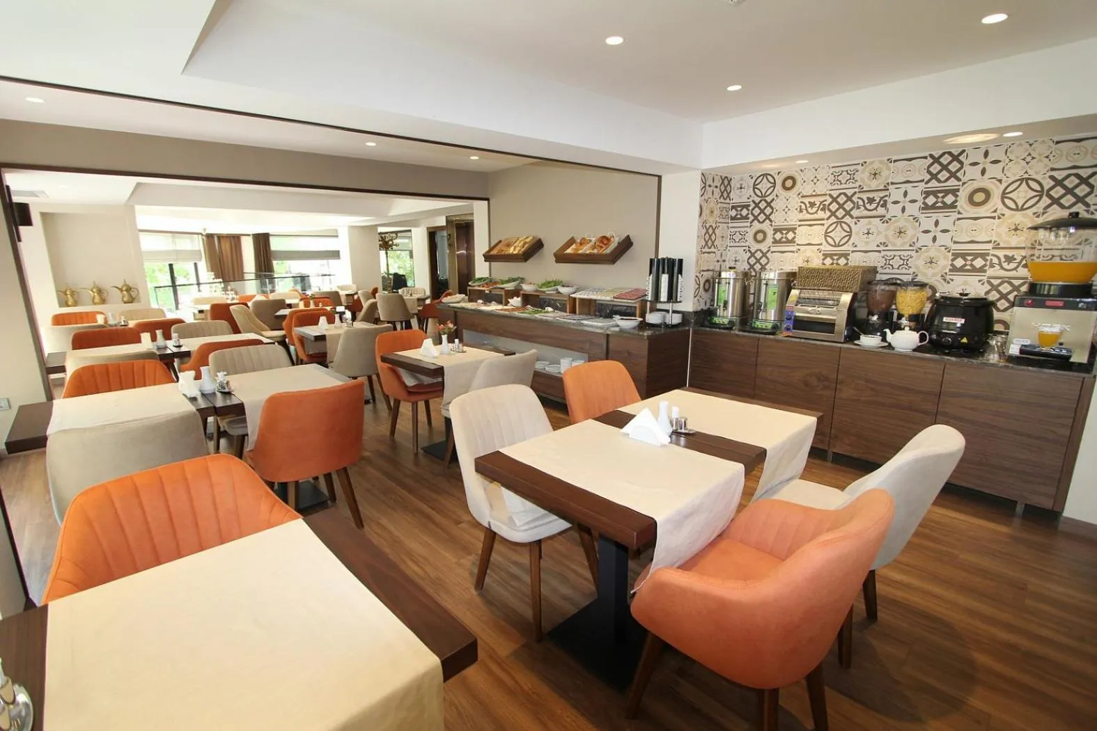 Restaurant/places to eat in Pisa Hotel