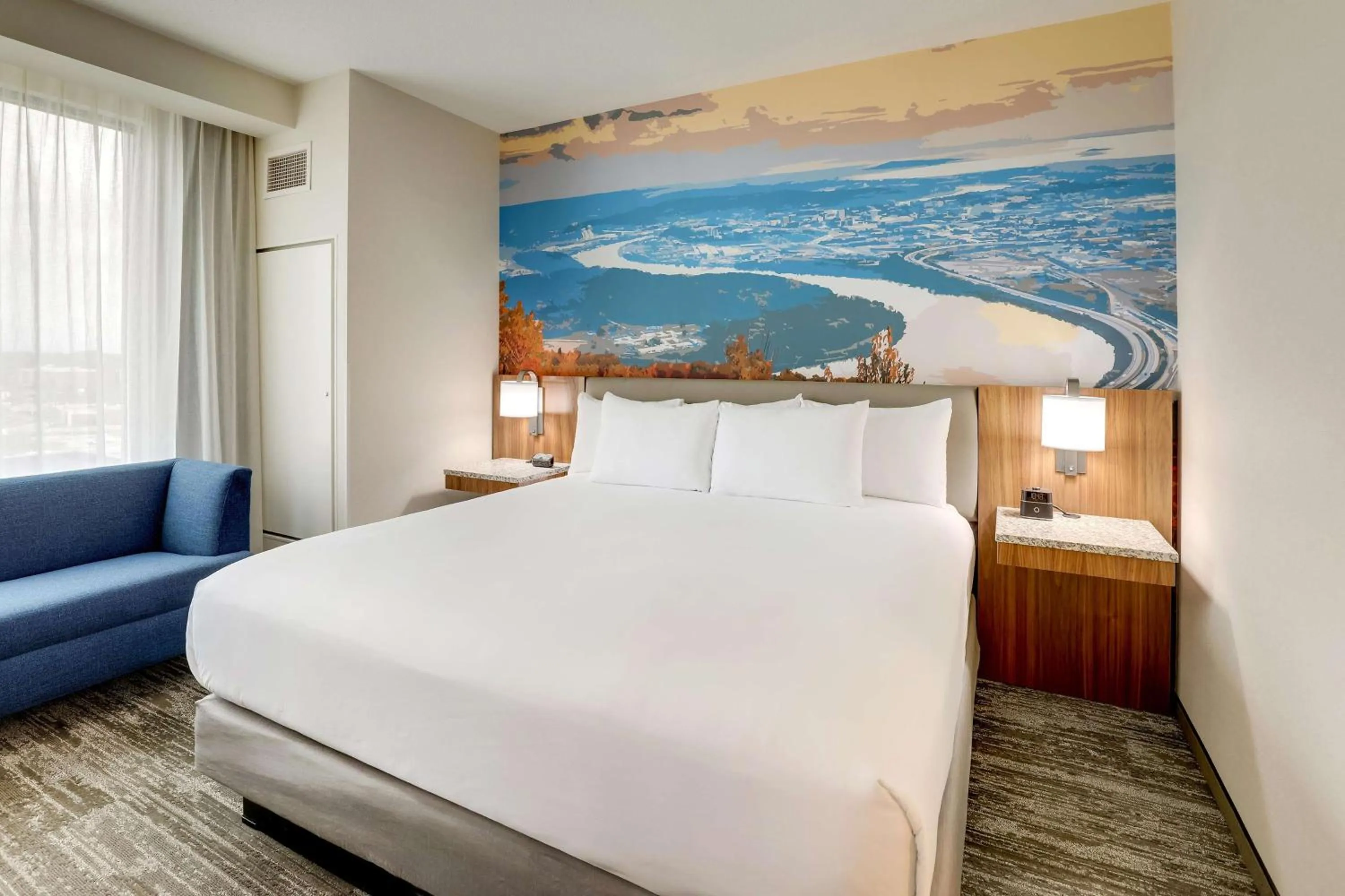 Bedroom, Bed in Drury Plaza Hotel Chattanooga Hamilton Place