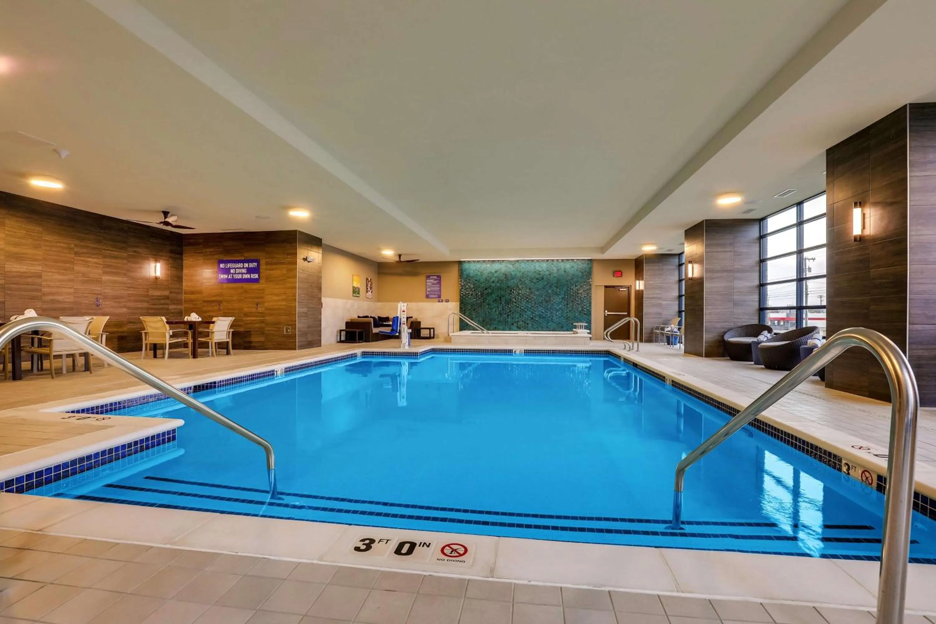 Pool view in Drury Plaza Hotel Chattanooga Hamilton Place