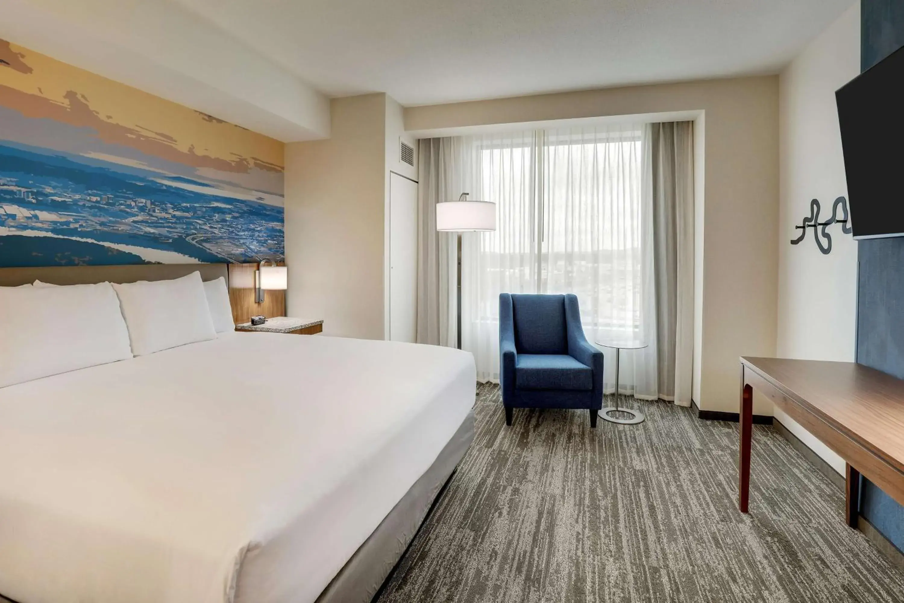 Bedroom, Bed in Drury Plaza Hotel Chattanooga Hamilton Place Bedroom, Bed in Drury Plaza Hotel Chattanooga Hamilton Place