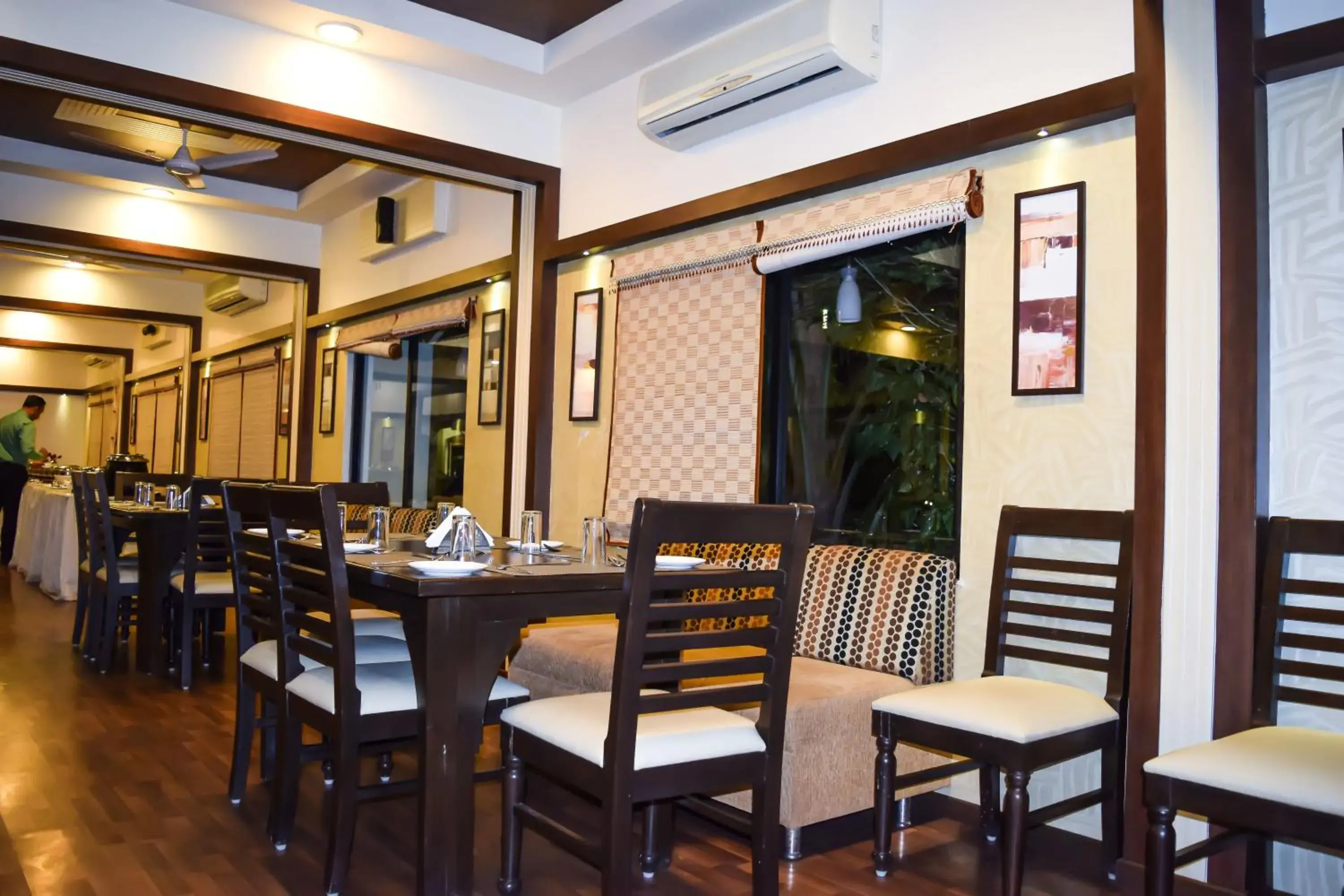 Restaurant/places to eat in Amidhara Resort Restaurant/places to eat in Amidhara Resort