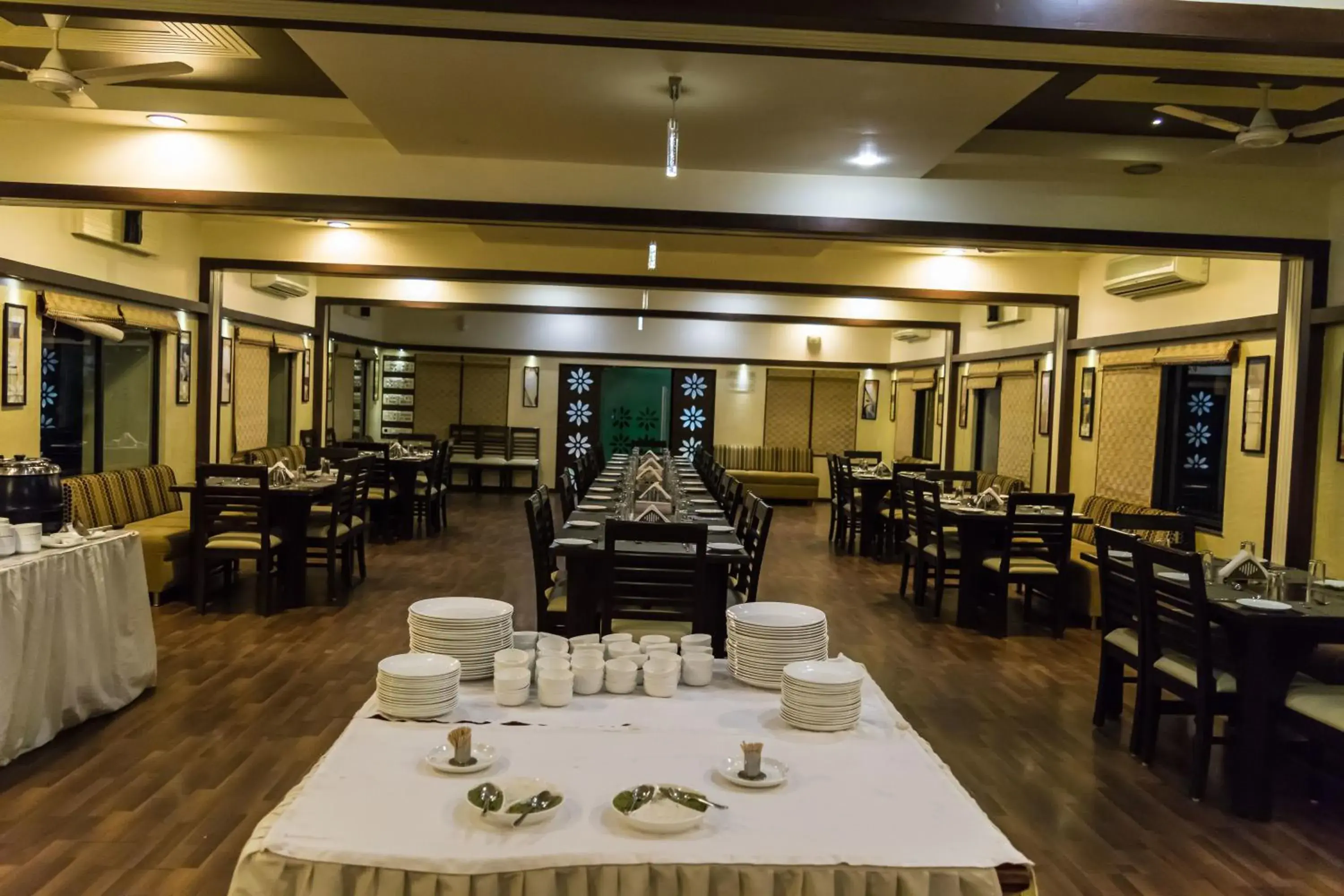 Restaurant/places to eat in Amidhara Resort Restaurant/places to eat in Amidhara Resort