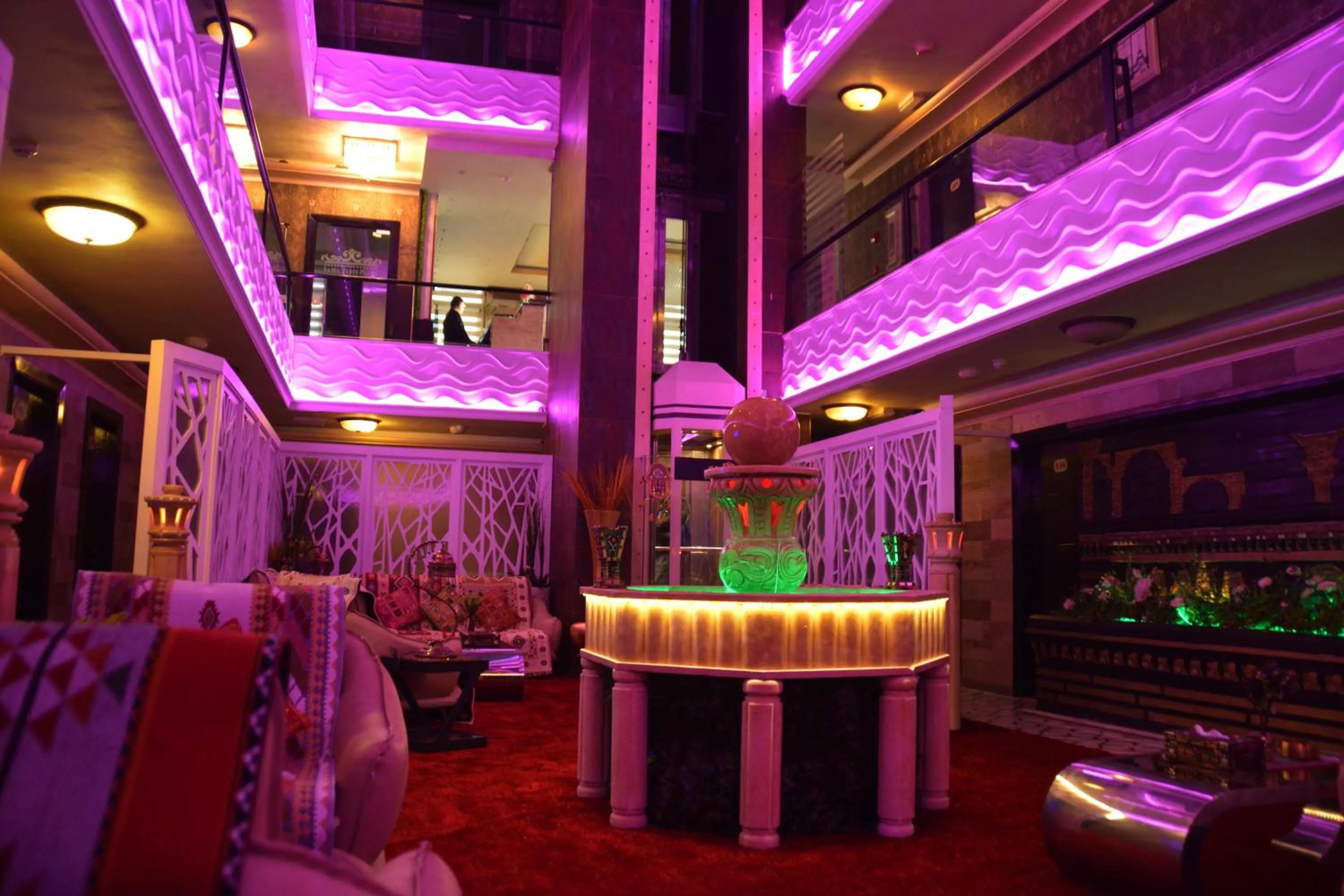 Seating area in Sama Paris Plaza Hotel
