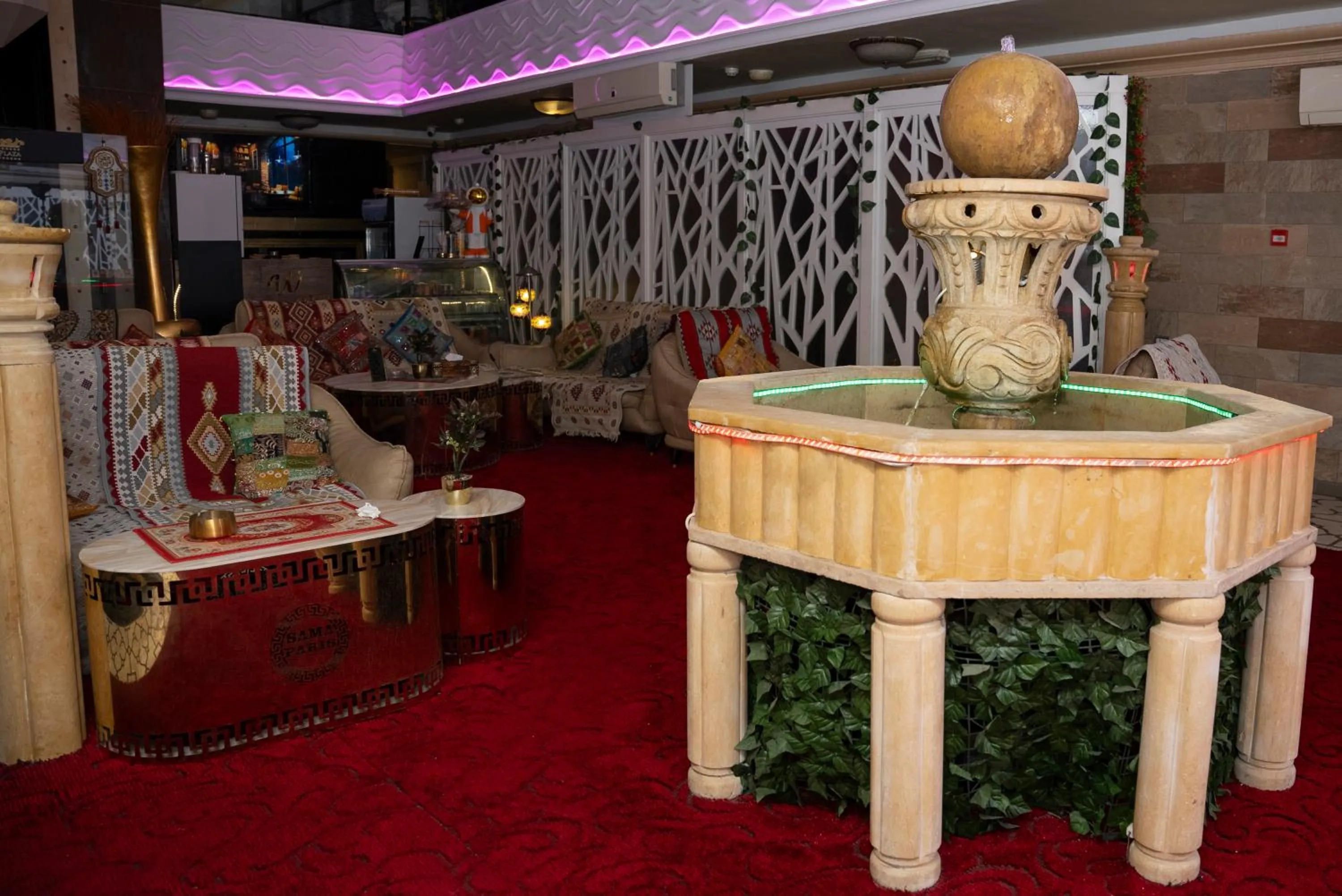 Restaurant/places to eat in Sama Paris Plaza Hotel