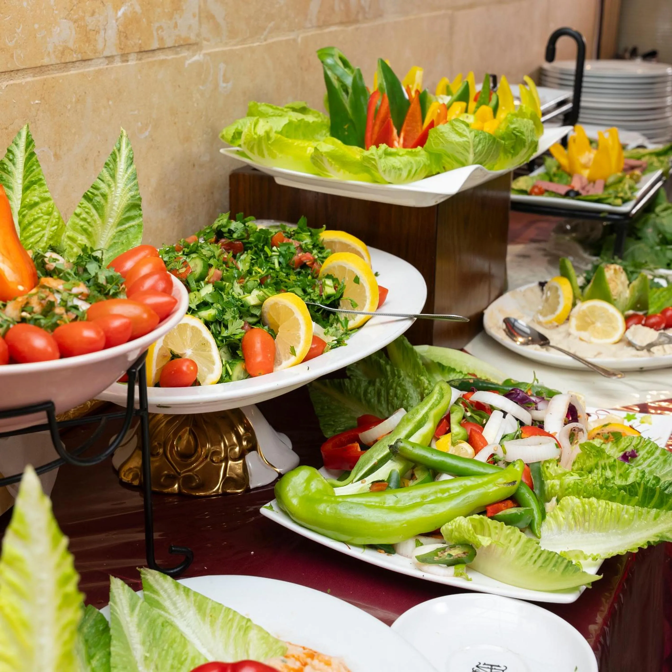 Food and drinks in Sama Paris Plaza Hotel