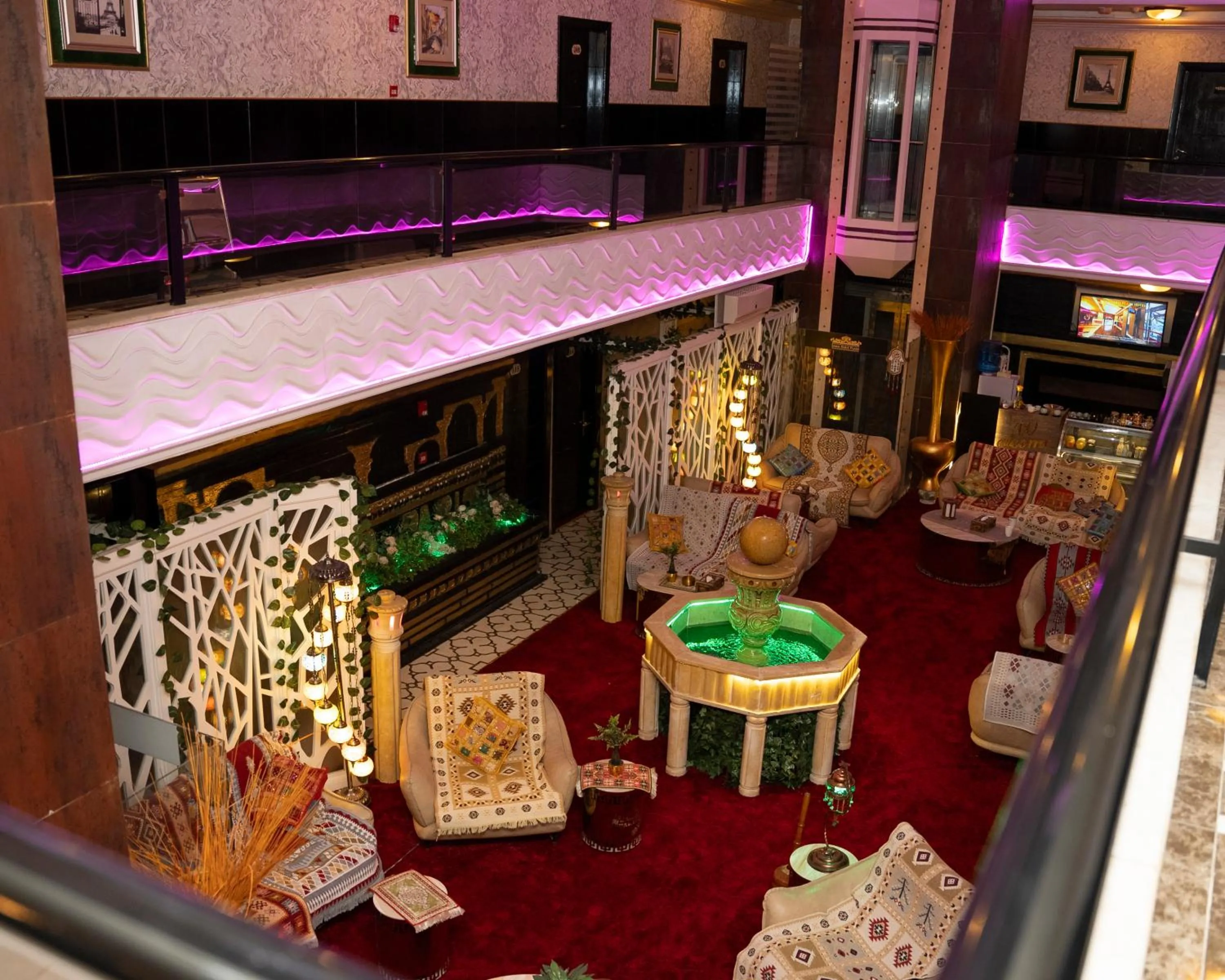 Lounge or bar in Sama Paris Plaza Hotel