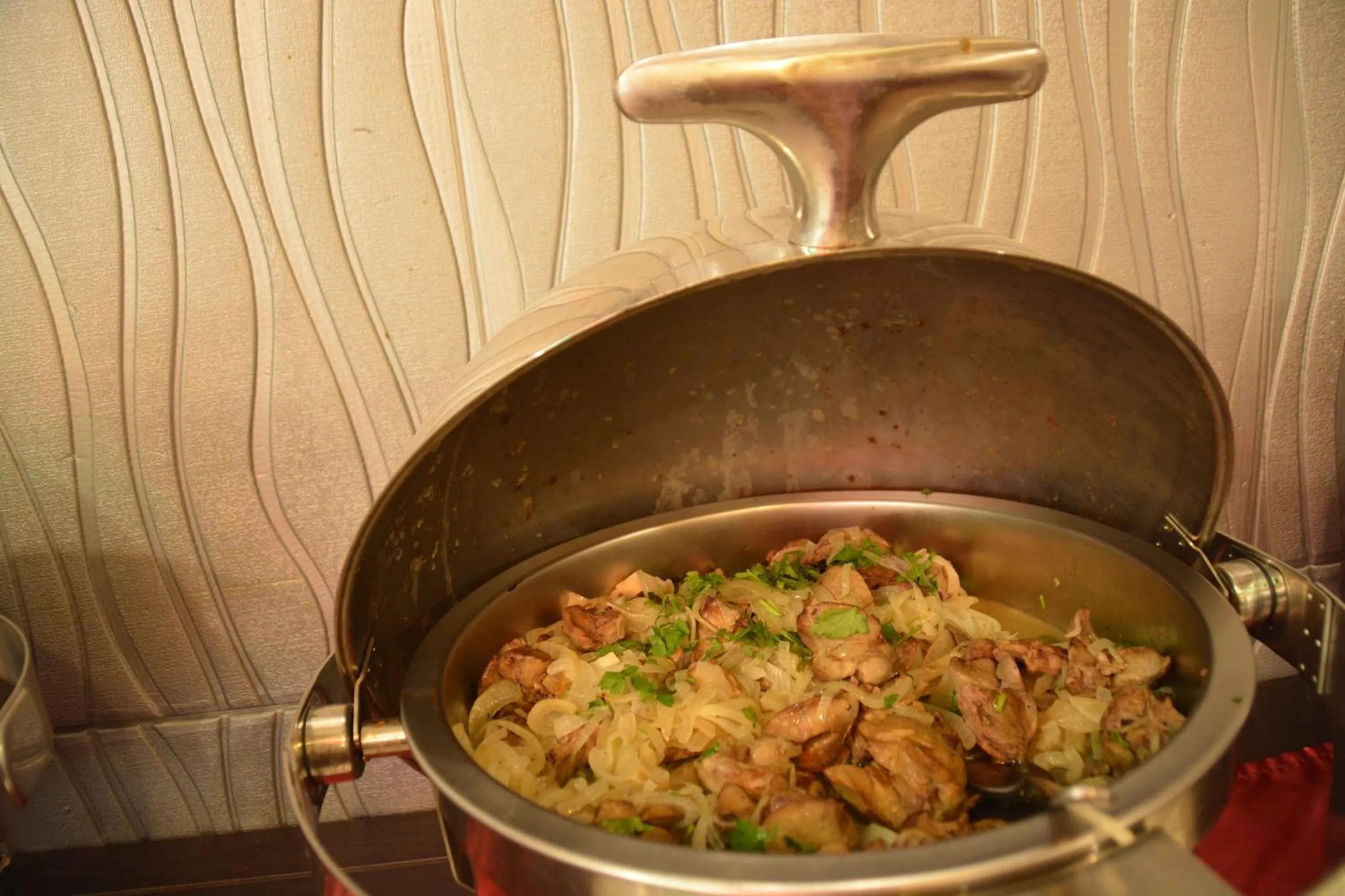 Food and drinks in Sama Paris Plaza Hotel